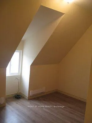 Photo 7 of Unit Unit 1/Upper, 85 Baldwin Street, Toronto, Kensington-Chinatown — HOMEH