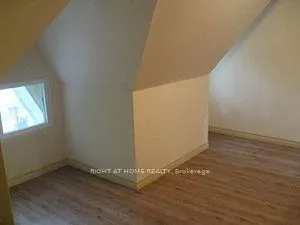 Photo 8 of Unit Unit 1/Upper, 85 Baldwin Street, Toronto, Kensington-Chinatown — HOMEH