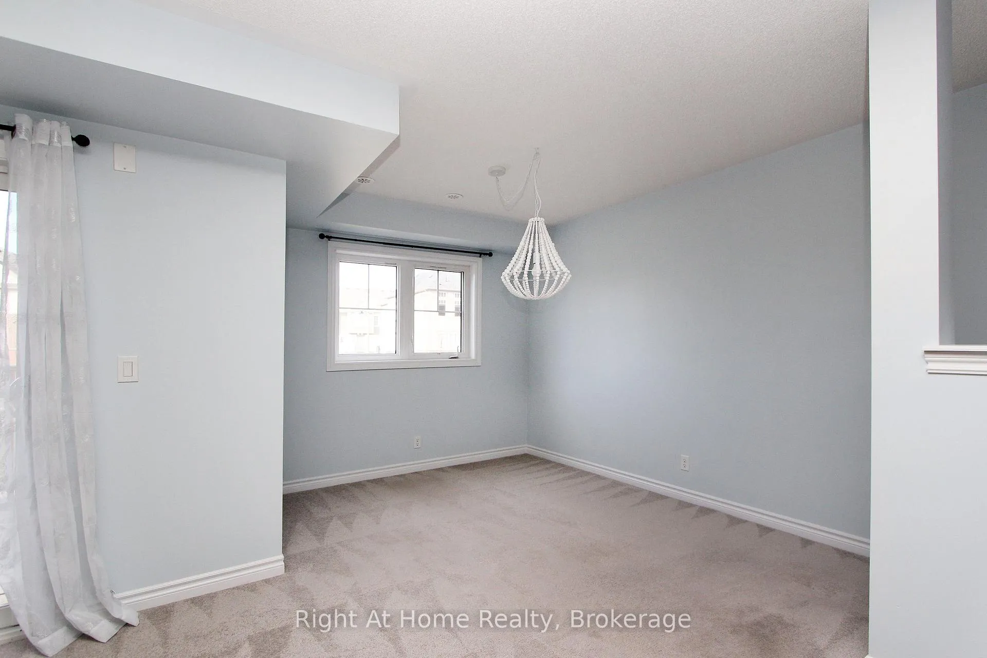 Photo 12 of 49 Far North Court, Oshawa, Windfields — HOMEH