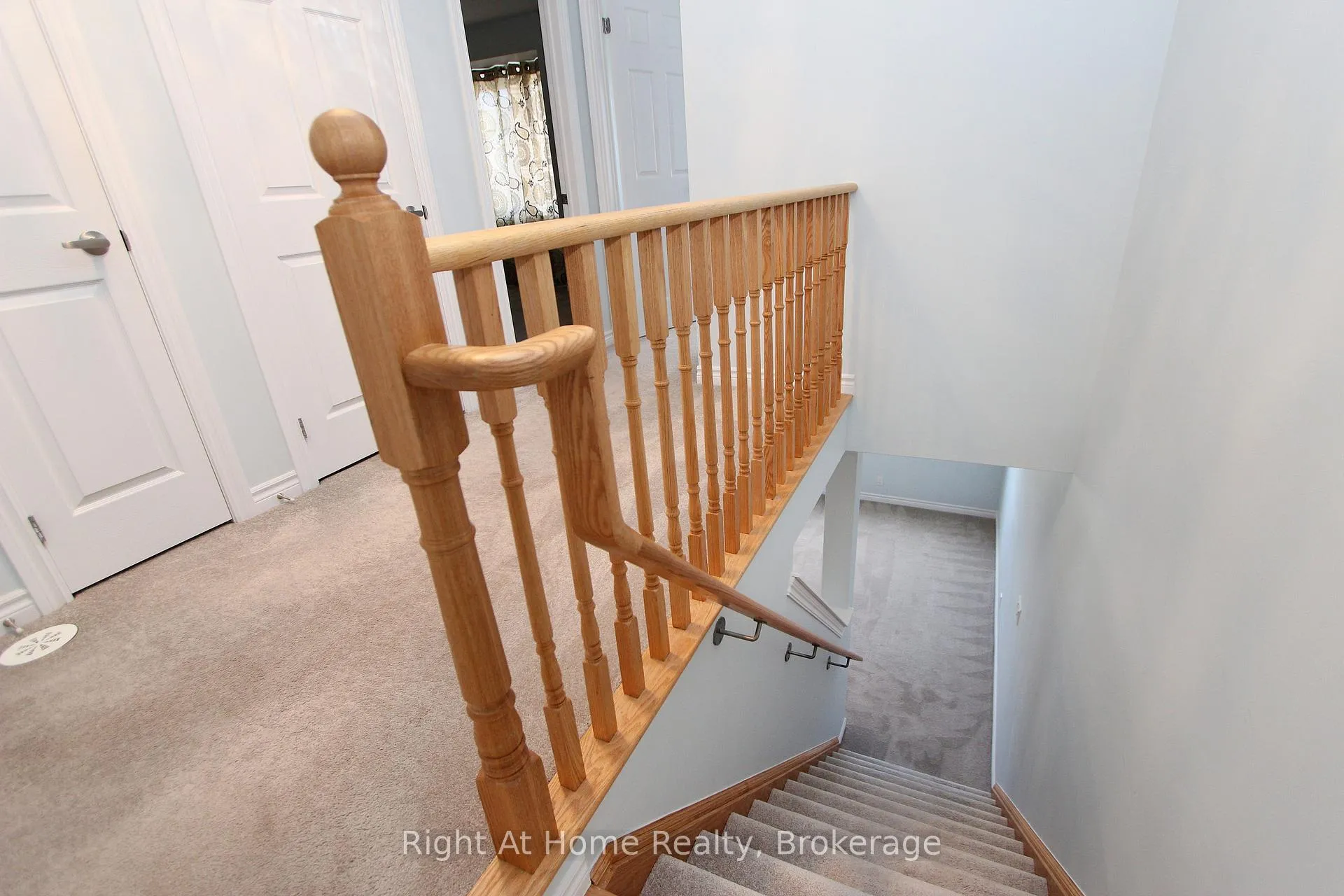Photo 17 of 49 Far North Court, Oshawa, Windfields — HOMEH