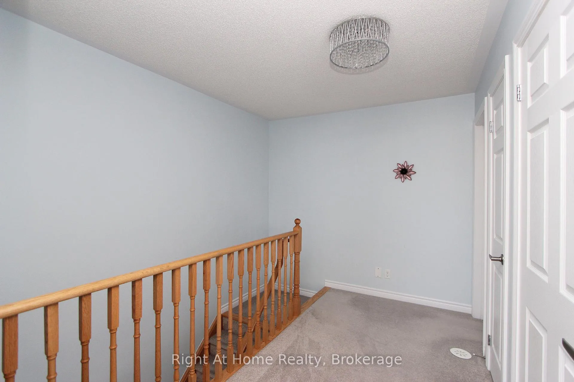 Photo 22 of 49 Far North Court, Oshawa, Windfields — HOMEH