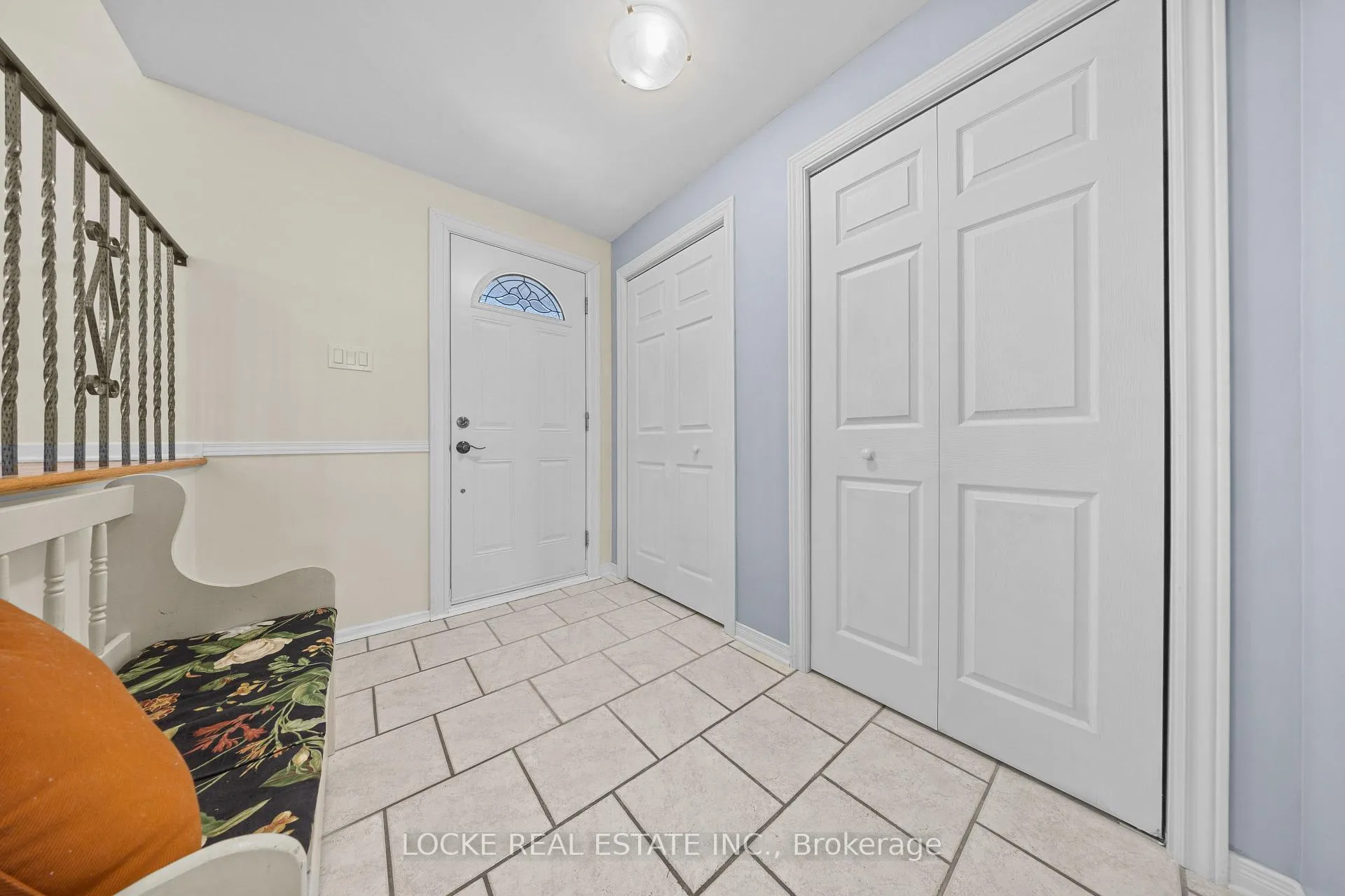 Photo 3 of 33 Eastpark Drive, Ottawa, Blackburn Hamlet — HOMEH
