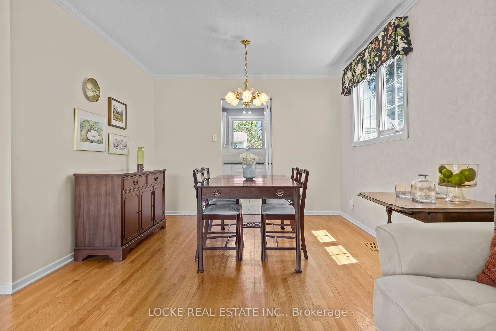 Photo 8 of 33 Eastpark Drive, Ottawa, Blackburn Hamlet — HOMEH