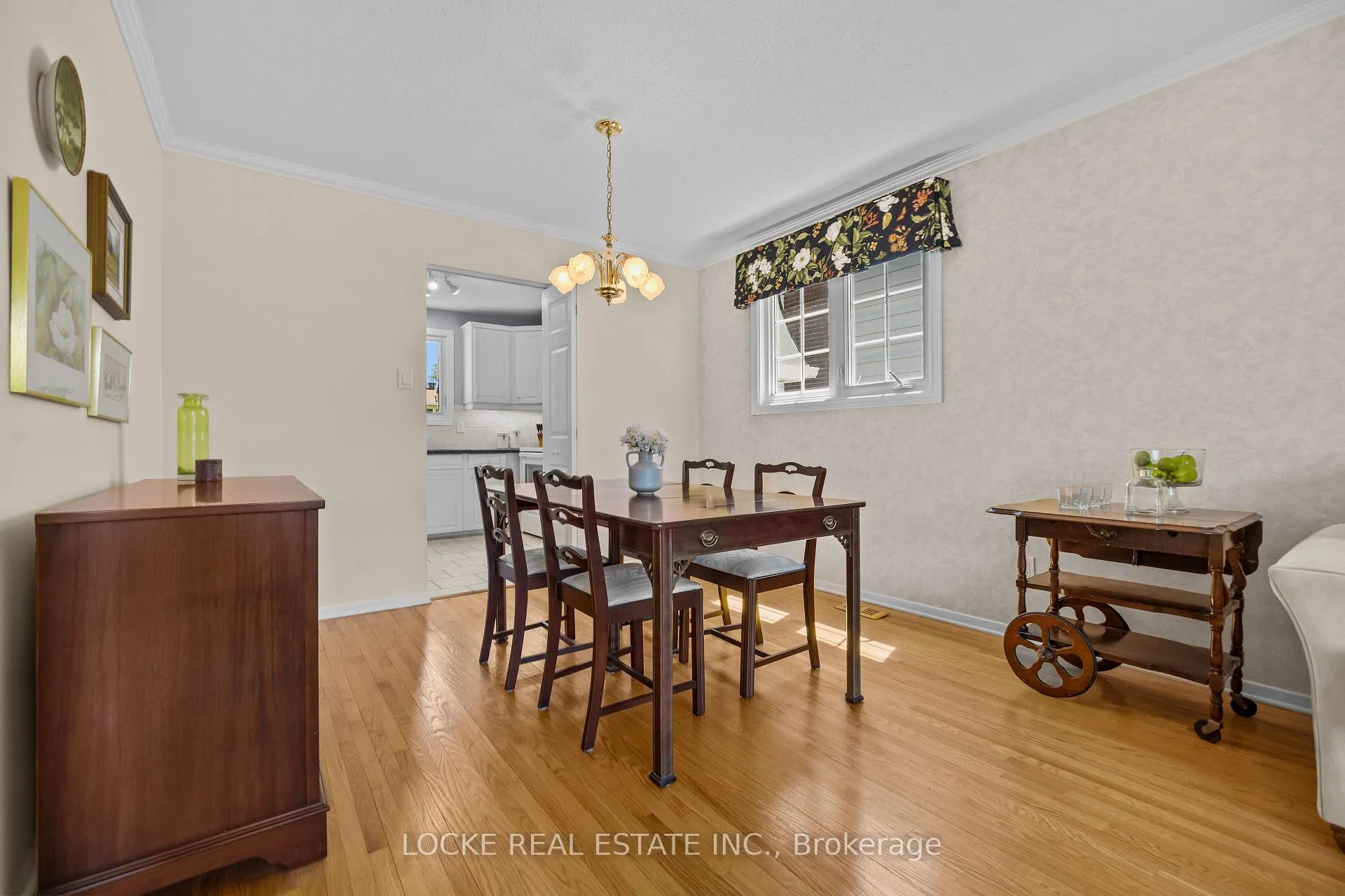 Photo 9 of 33 Eastpark Drive, Ottawa, Blackburn Hamlet — HOMEH