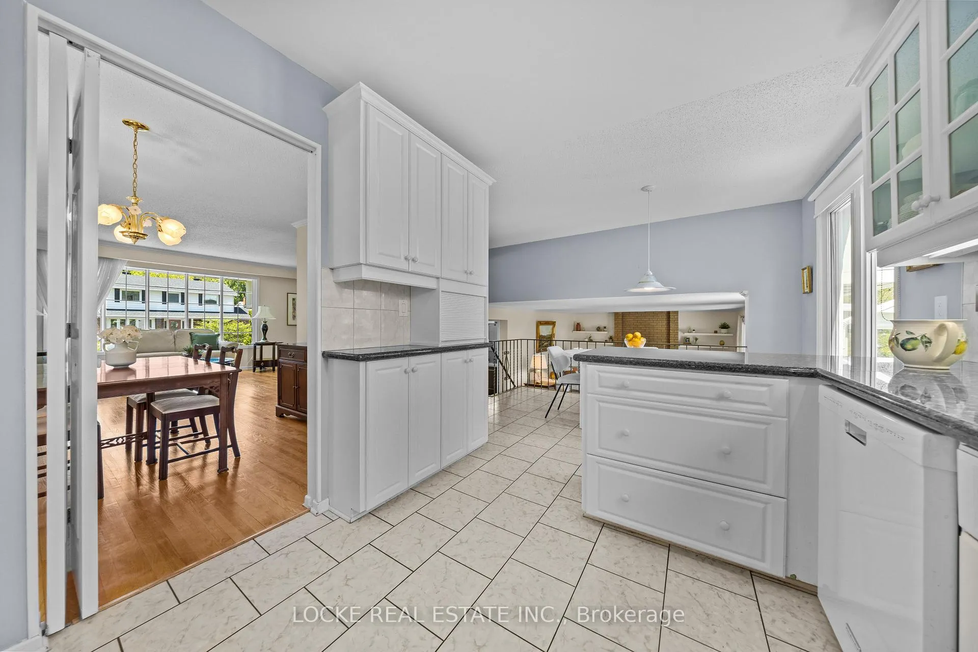 Photo 10 of 33 Eastpark Drive, Ottawa, Blackburn Hamlet — HOMEH