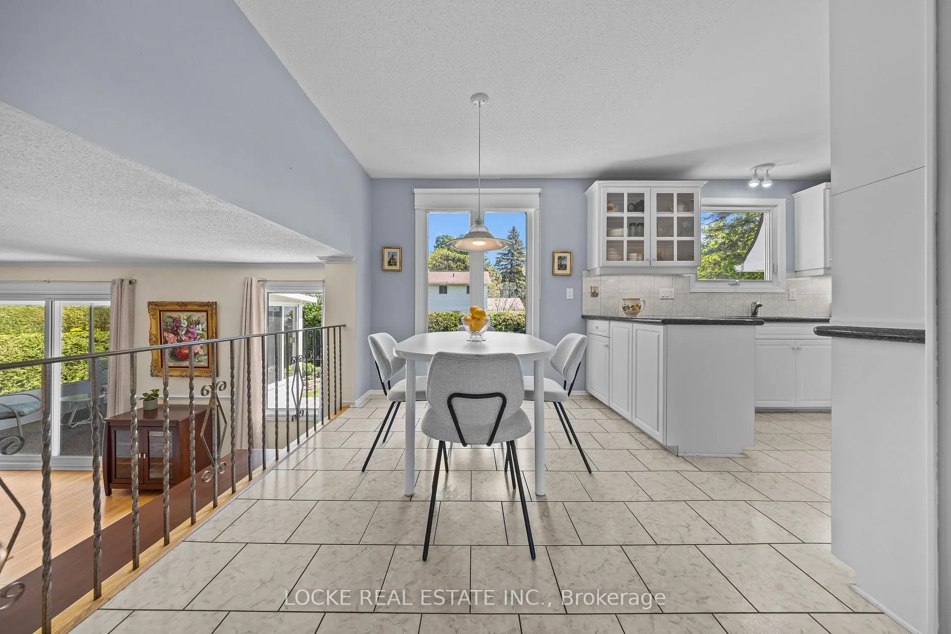 Photo 14 of 33 Eastpark Drive, Ottawa, Blackburn Hamlet — HOMEH