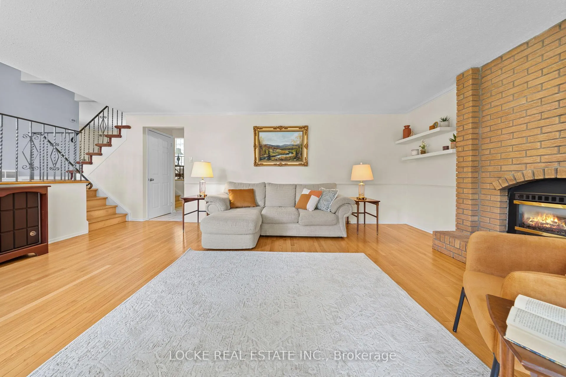 Photo 18 of 33 Eastpark Drive, Ottawa, Blackburn Hamlet — HOMEH