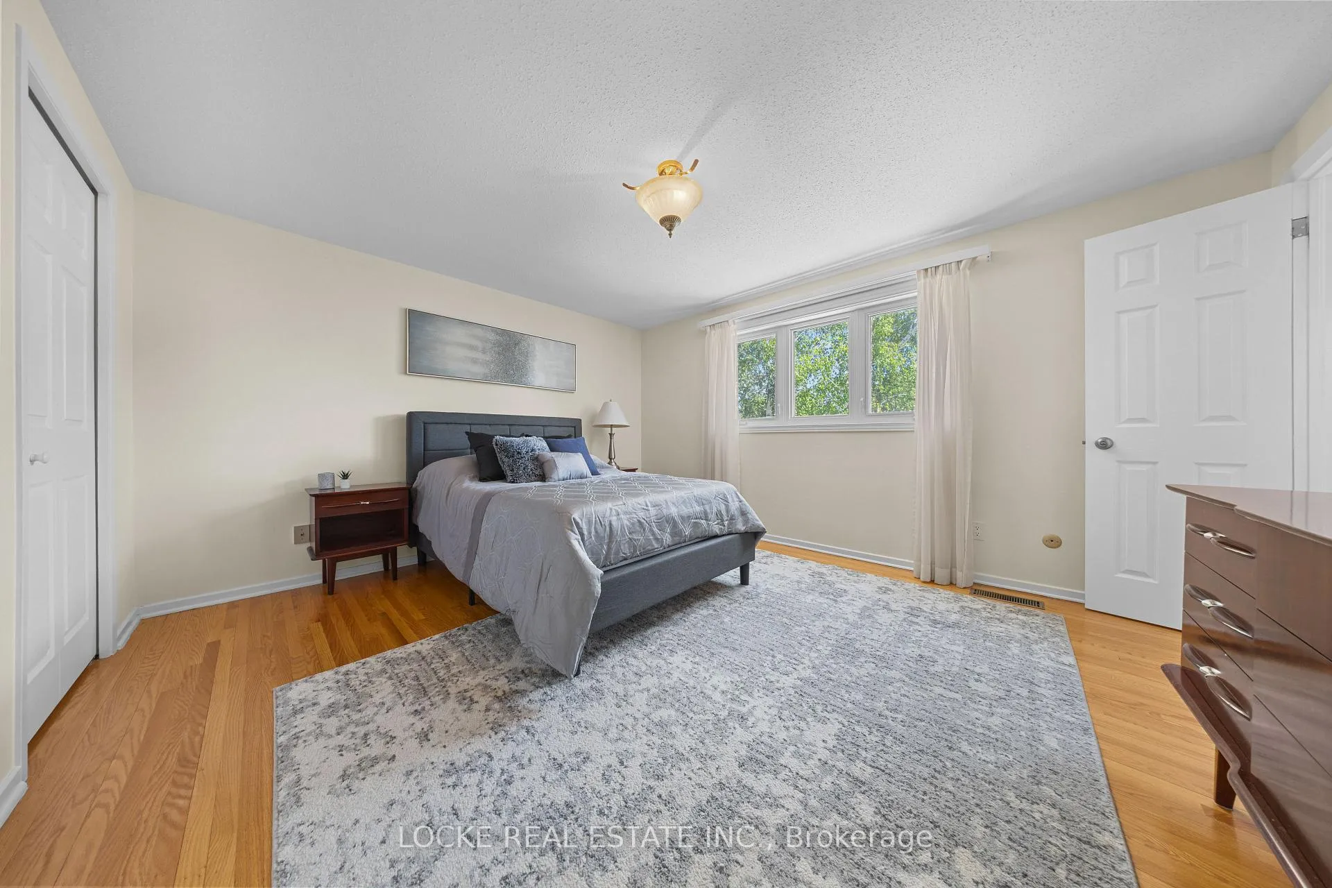 Photo 21 of 33 Eastpark Drive, Ottawa, Blackburn Hamlet — HOMEH