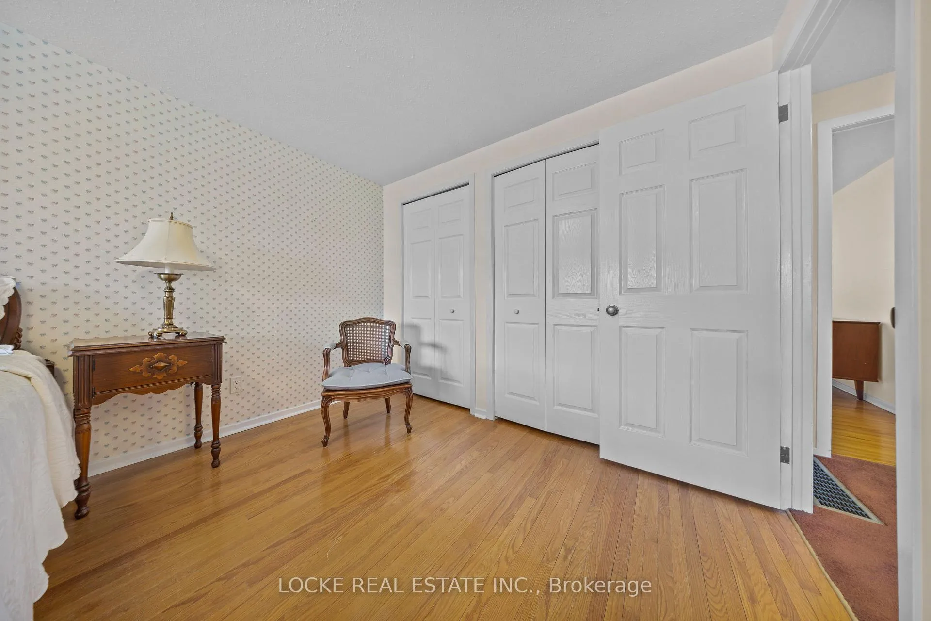 Photo 24 of 33 Eastpark Drive, Ottawa, Blackburn Hamlet — HOMEH