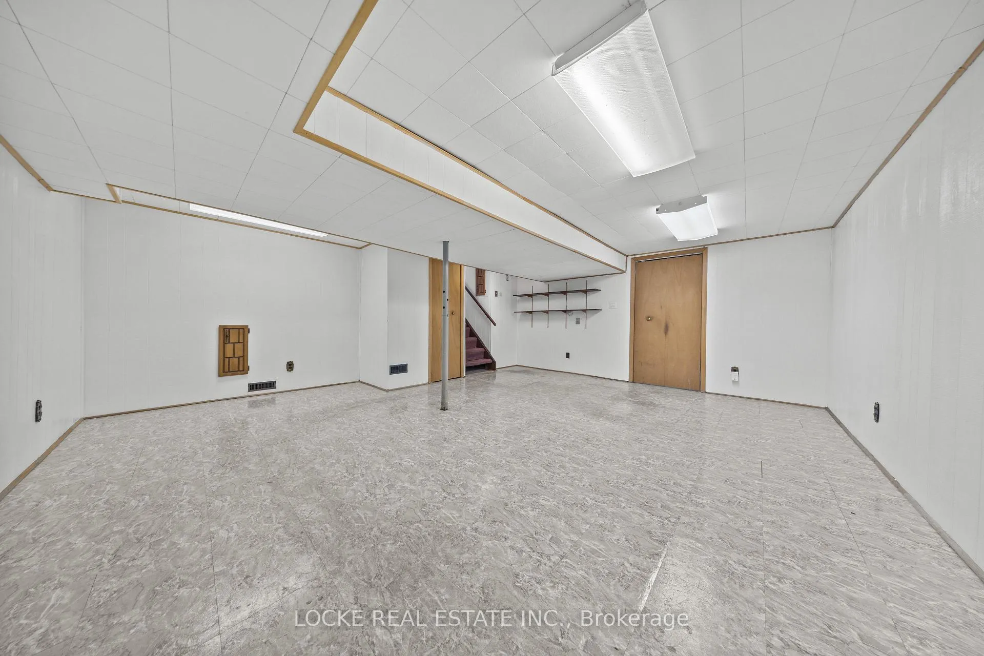 Photo 28 of 33 Eastpark Drive, Ottawa, Blackburn Hamlet — HOMEH