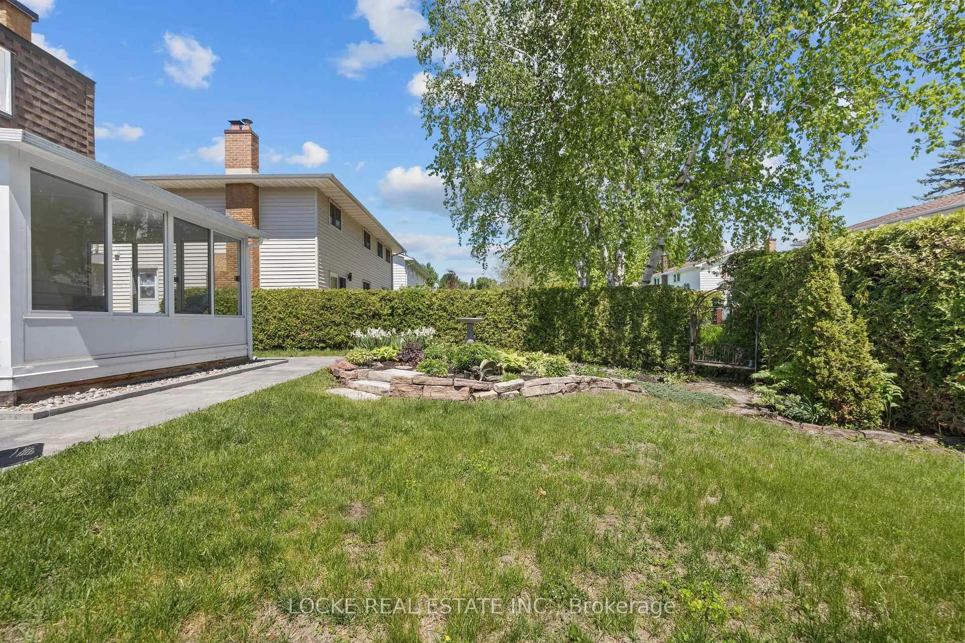 Photo 33 of 33 Eastpark Drive, Ottawa, Blackburn Hamlet — HOMEH