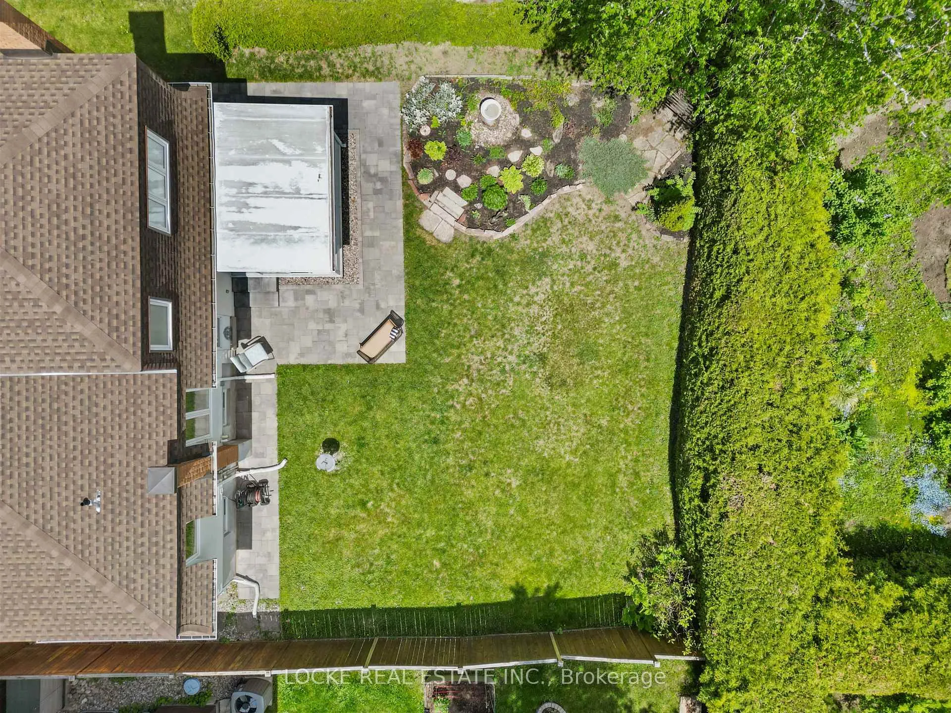Photo 39 of 33 Eastpark Drive, Ottawa, Blackburn Hamlet — HOMEH