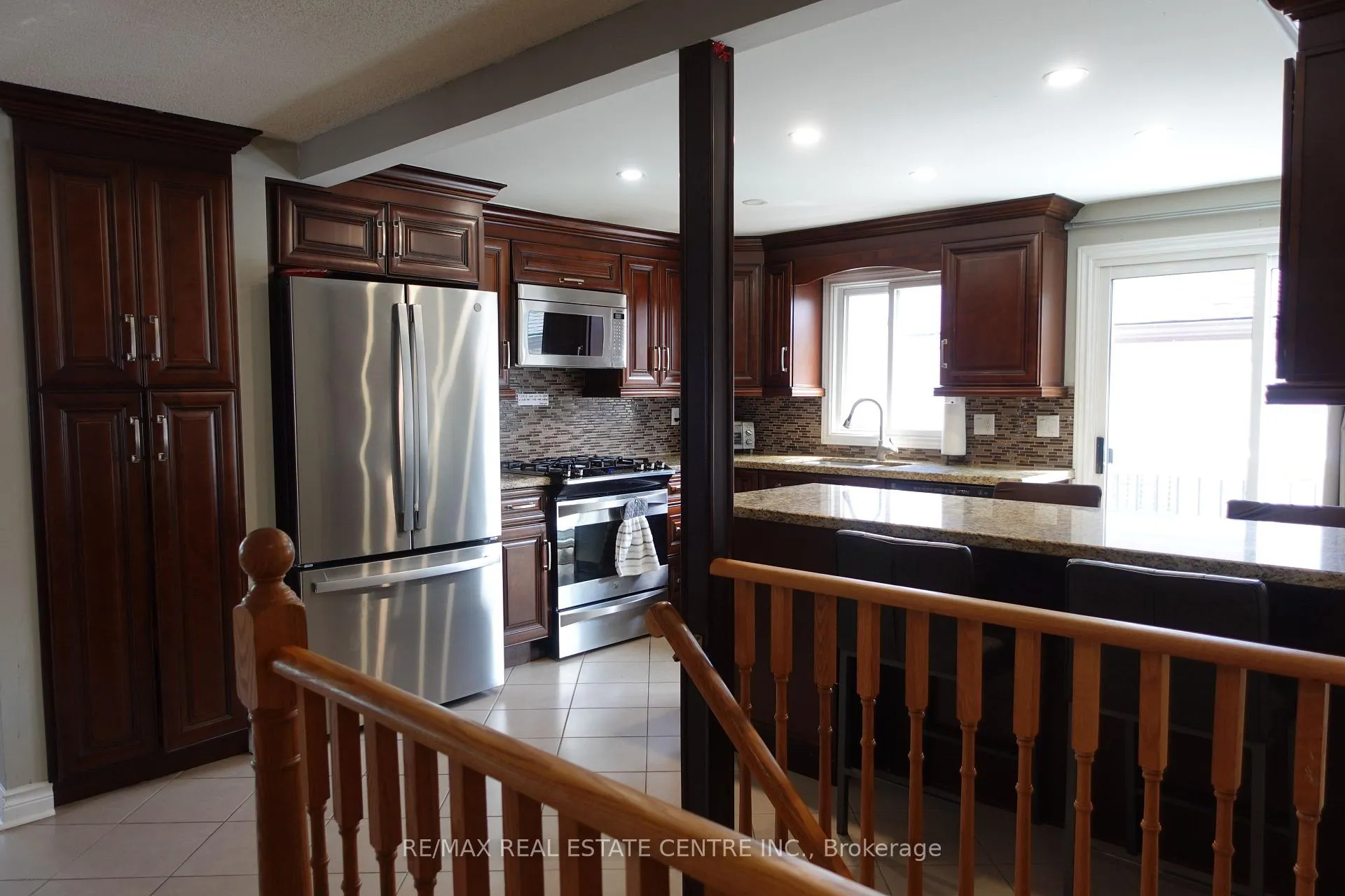 Photo 6 of 21 Maitland Drive, Barrie, Grove East — HOMEH