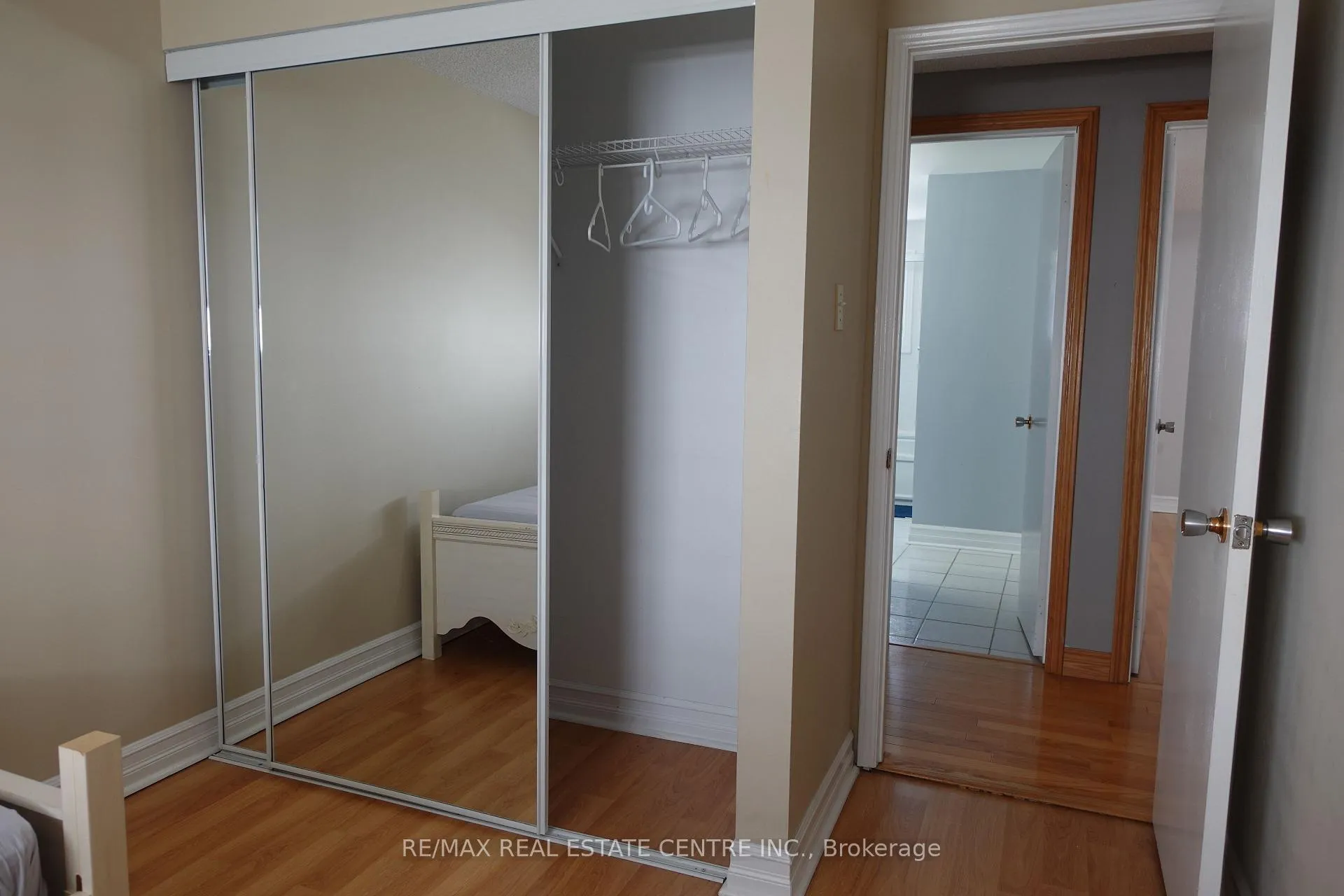 Photo 17 of 21 Maitland Drive, Barrie, Grove East — HOMEH