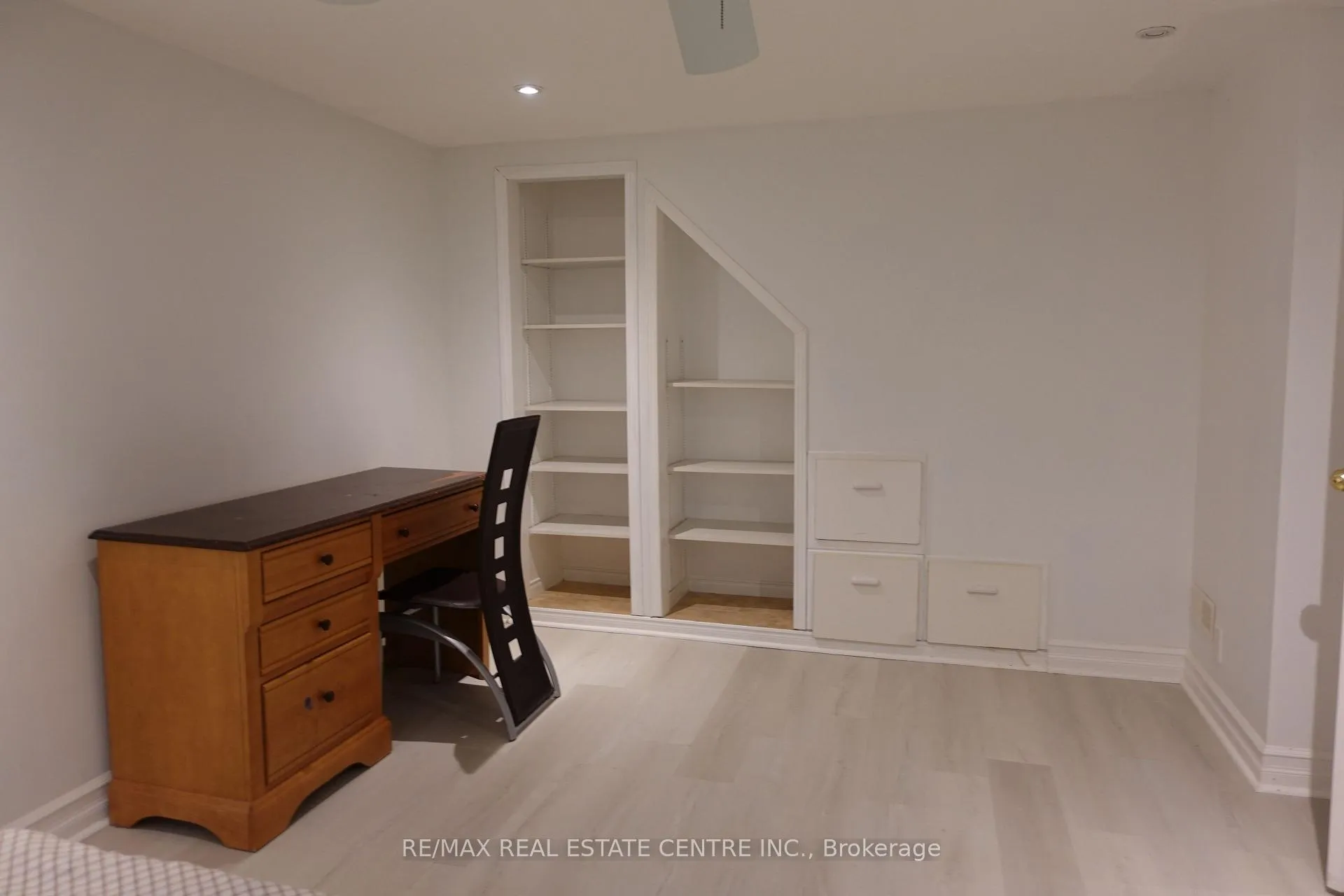 Photo 31 of 21 Maitland Drive, Barrie, Grove East — HOMEH