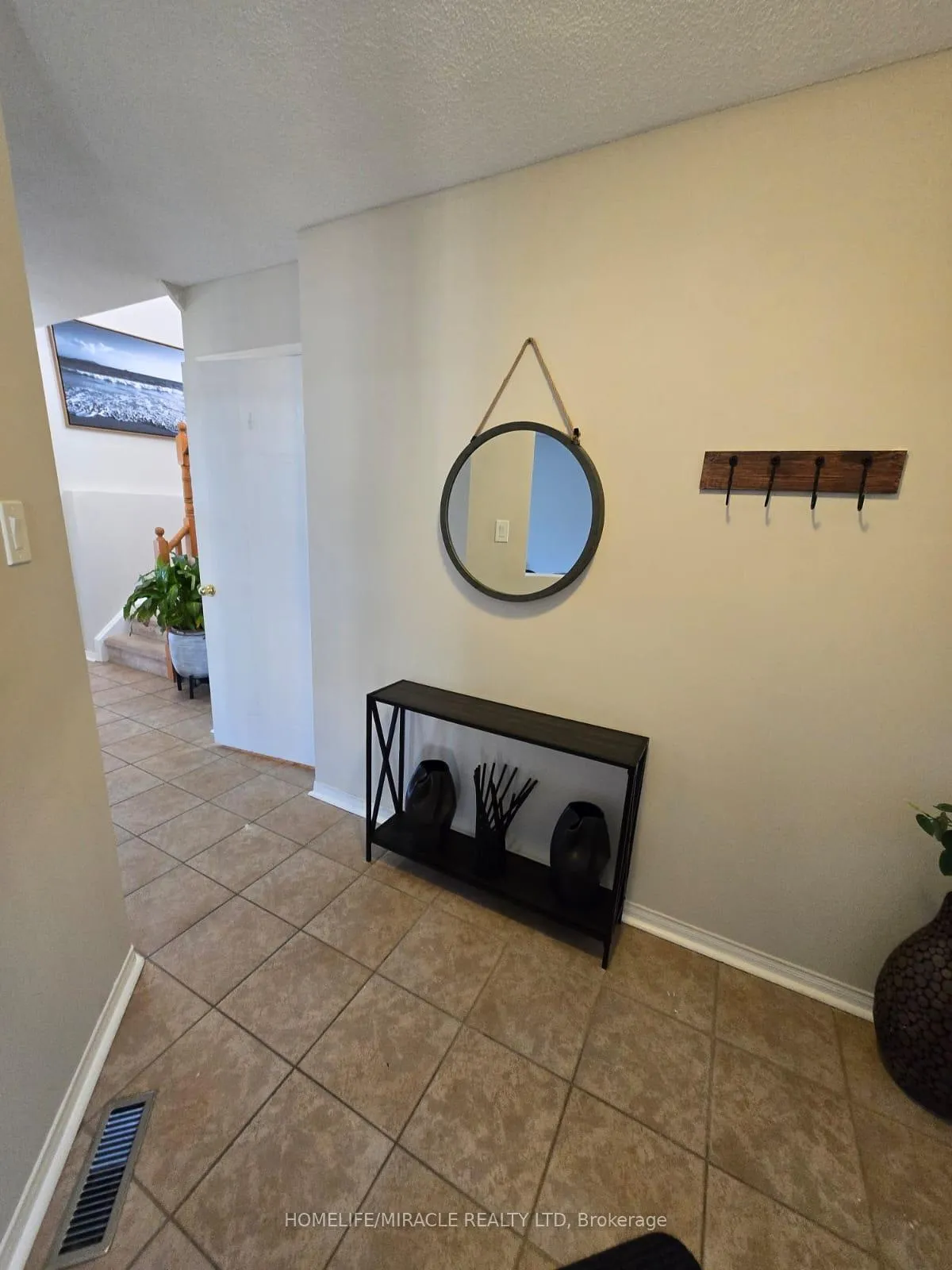 Photo 5 of 29 Nicholson Drive, Barrie, Ardagh — HOMEH