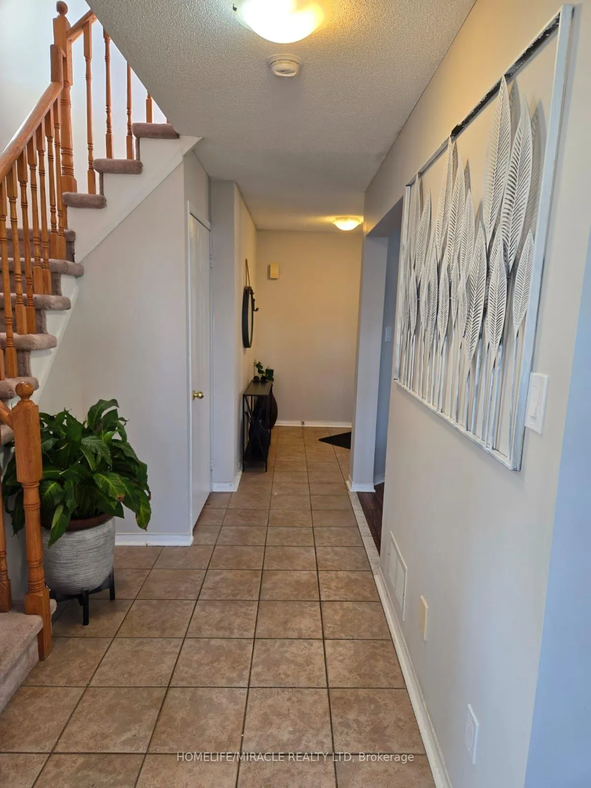 Photo 10 of 29 Nicholson Drive, Barrie, Ardagh — HOMEH