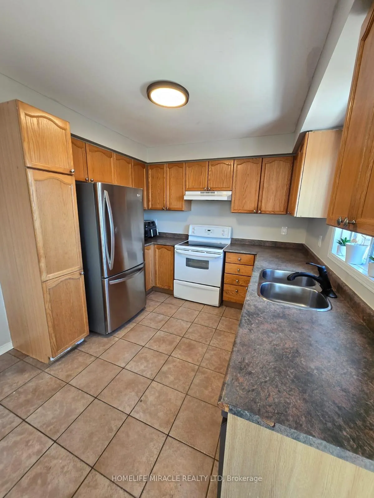 Photo 12 of 29 Nicholson Drive, Barrie, Ardagh — HOMEH