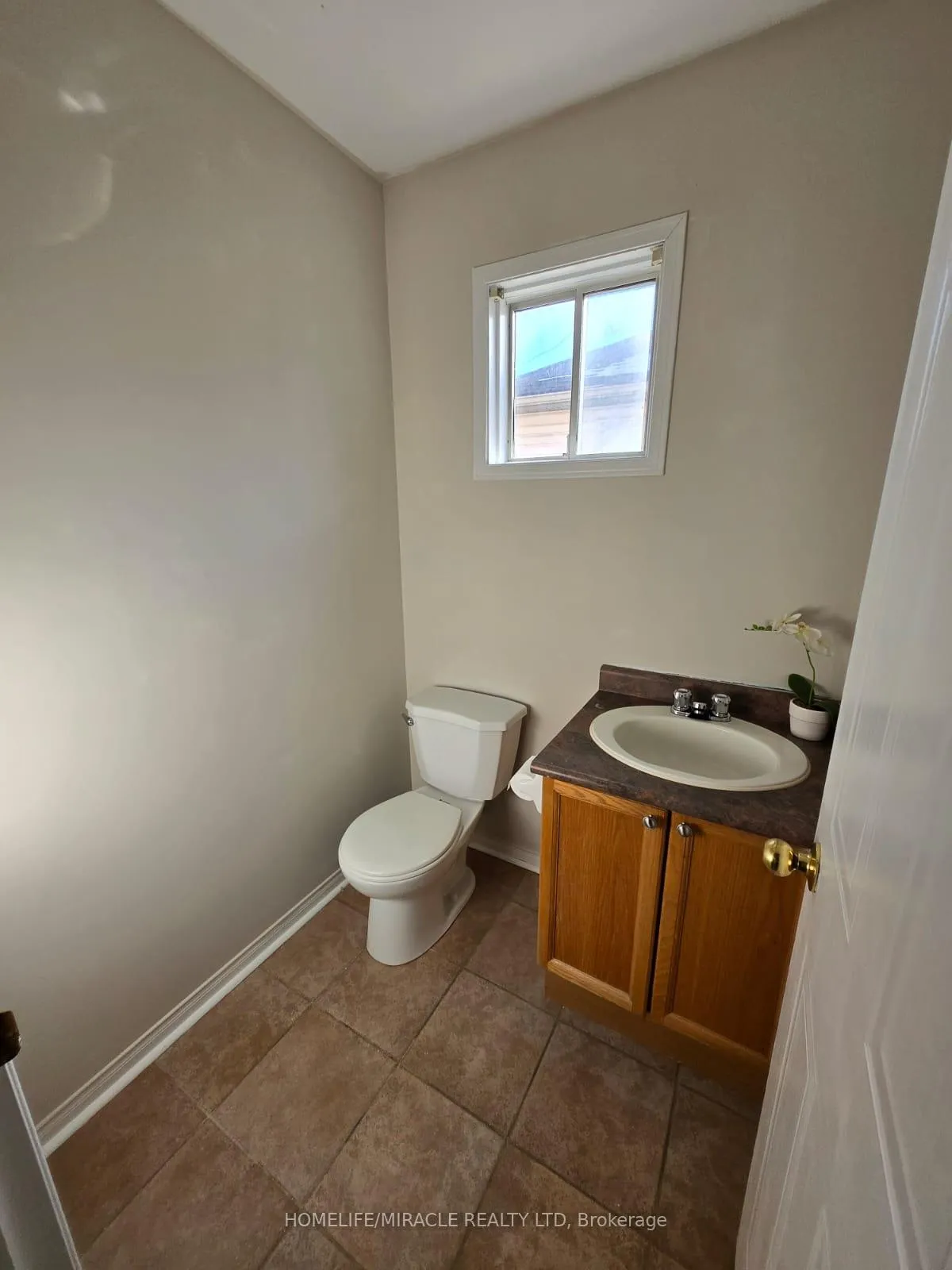 Photo 16 of 29 Nicholson Drive, Barrie, Ardagh — HOMEH