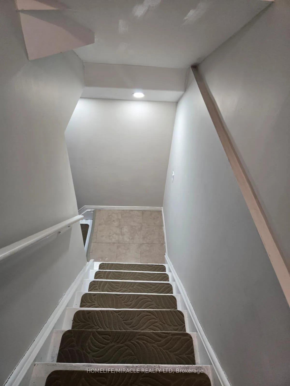 Photo 33 of 29 Nicholson Drive, Barrie, Ardagh — HOMEH