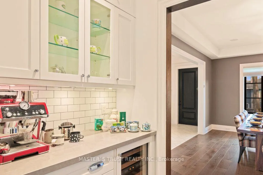 Photo 8 of 28 Forest Ridge Drive, Toronto, Forest Hill North — HOMEH