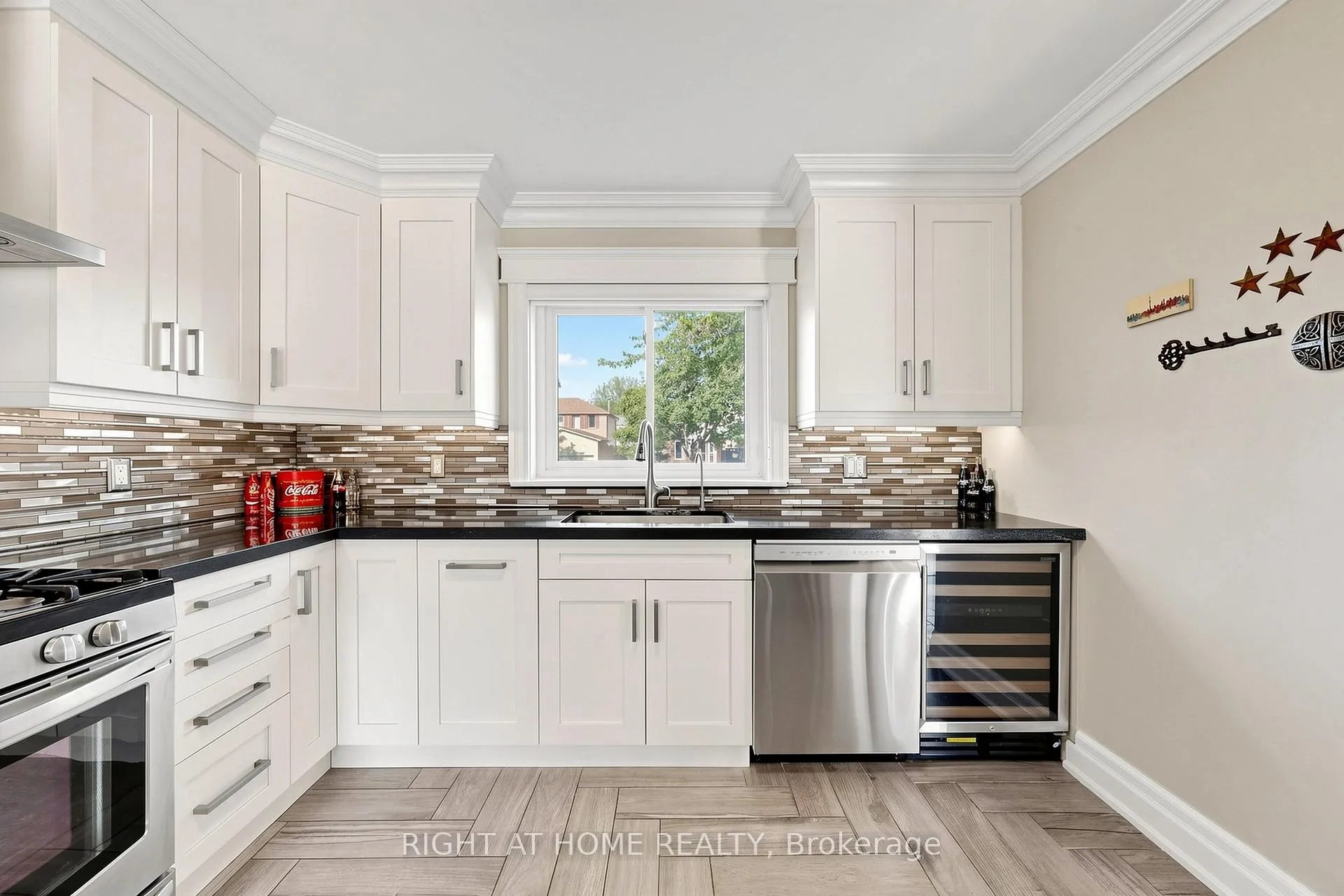 Photo 9 of 148 Patterson Road, Barrie, Ardagh — HOMEH