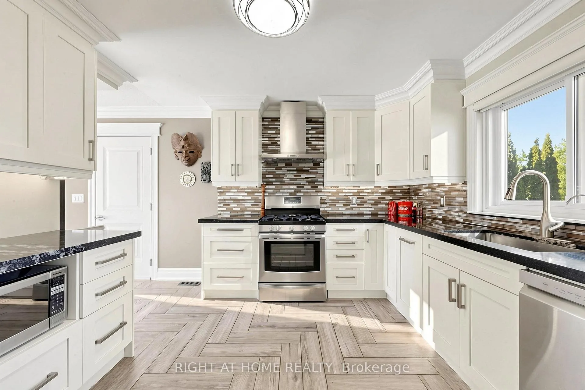 Photo 10 of 148 Patterson Road, Barrie, Ardagh — HOMEH