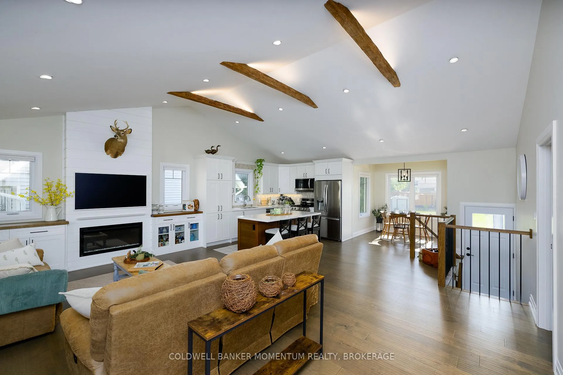 Photo 4 of 4155 Mountain Street, Lincoln, Beamsville — HOMEH