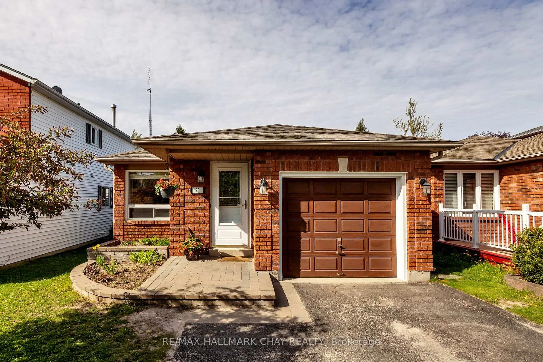 Photo 1 of 90 Laidlaw Drive, Barrie, West Bayfield — HOMEH