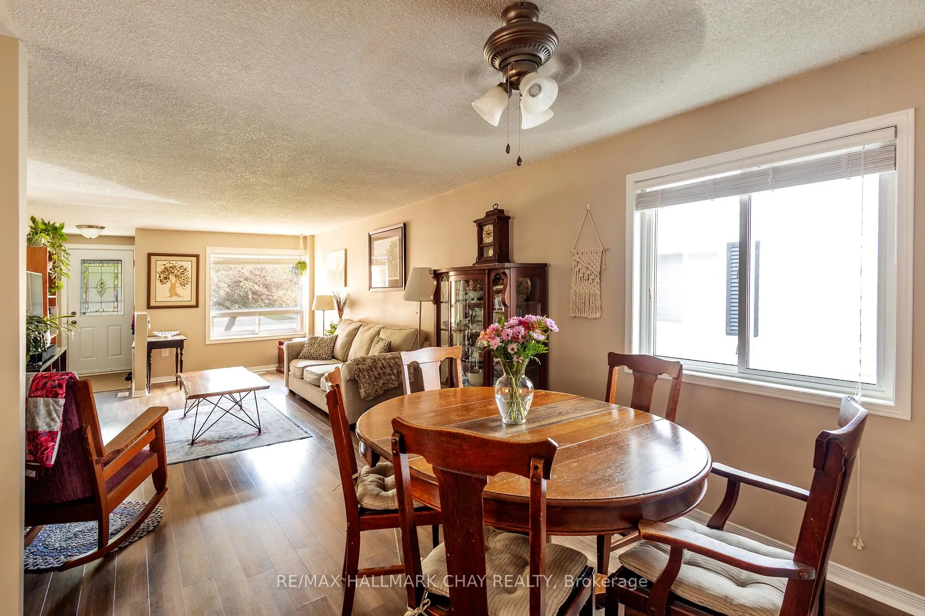 Photo 6 of 90 Laidlaw Drive, Barrie, West Bayfield — HOMEH