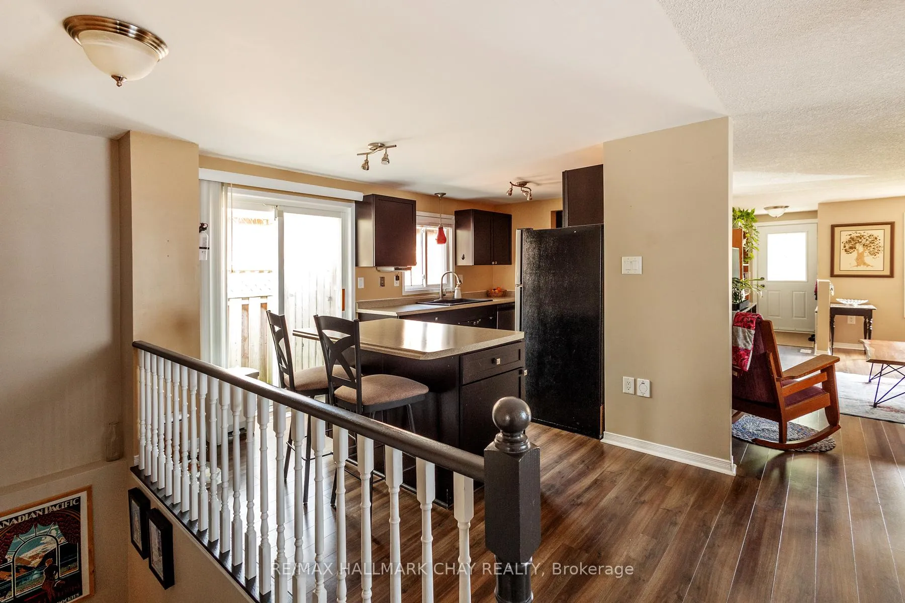 Photo 8 of 90 Laidlaw Drive, Barrie, West Bayfield — HOMEH