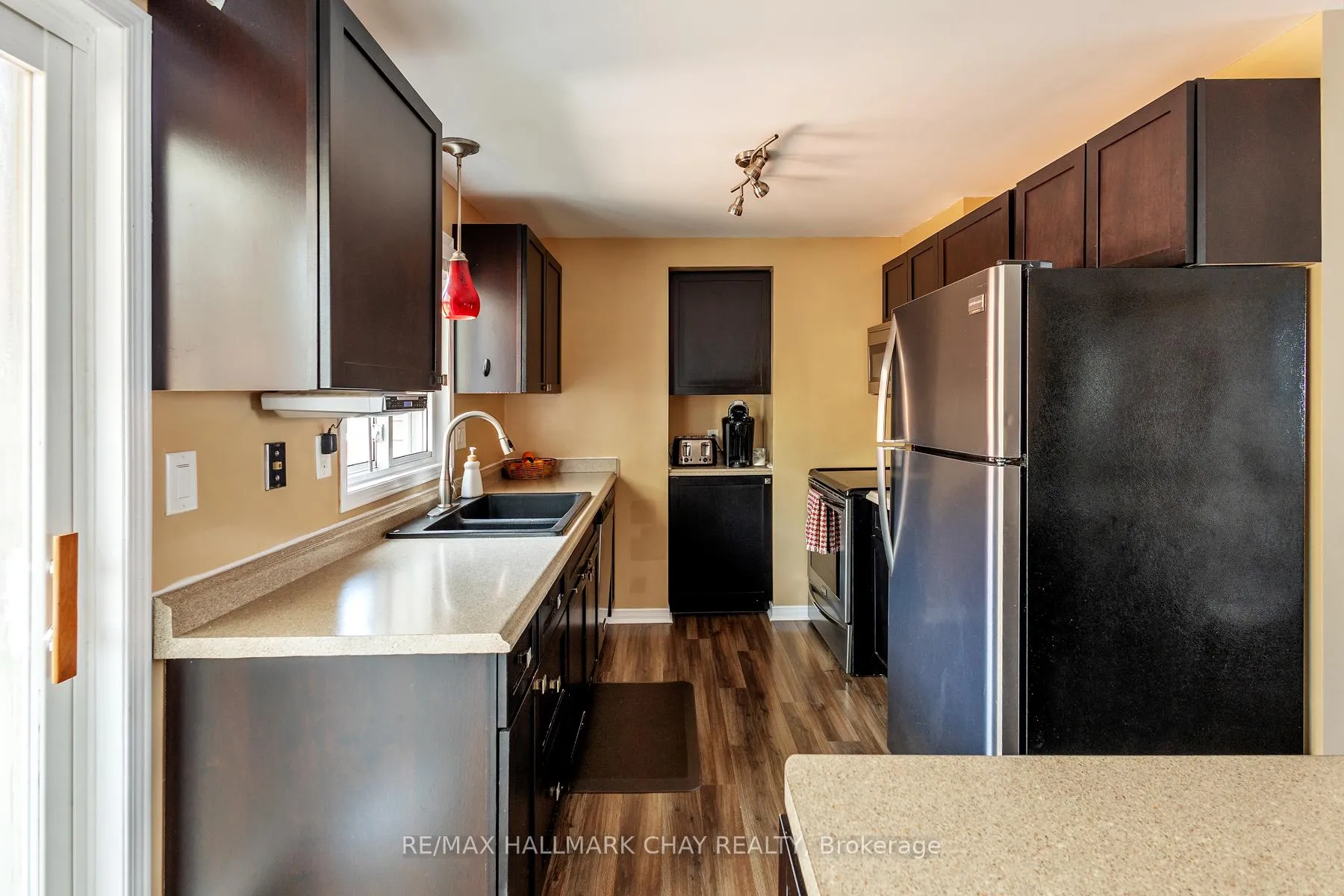 Photo 9 of 90 Laidlaw Drive, Barrie, West Bayfield — HOMEH