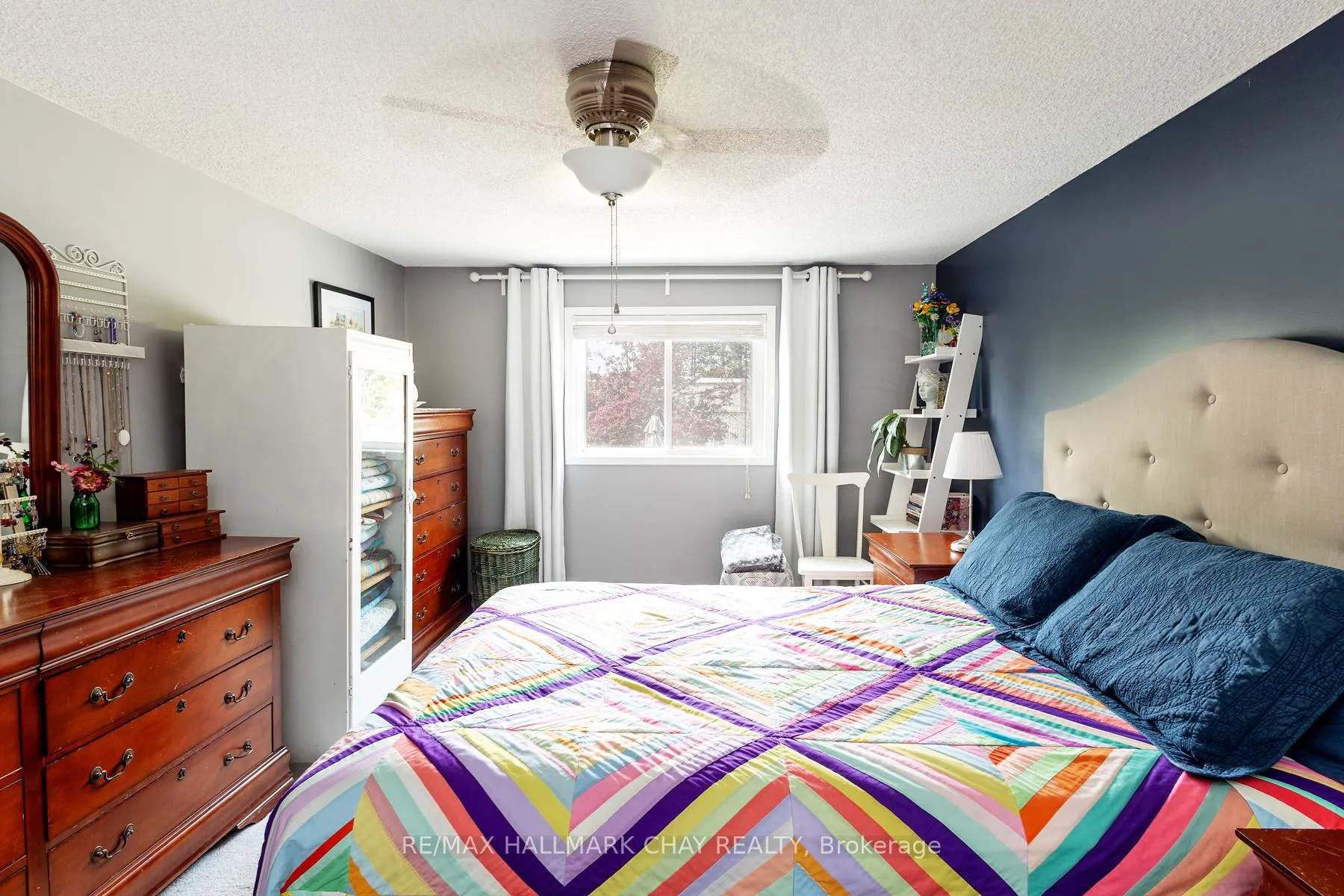 Photo 18 of 90 Laidlaw Drive, Barrie, West Bayfield — HOMEH