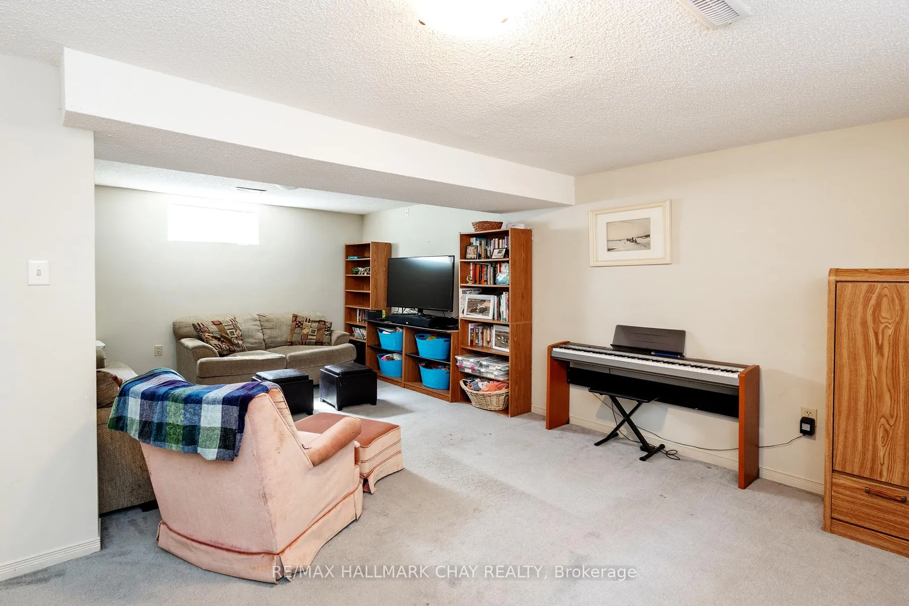 Photo 23 of 90 Laidlaw Drive, Barrie, West Bayfield — HOMEH