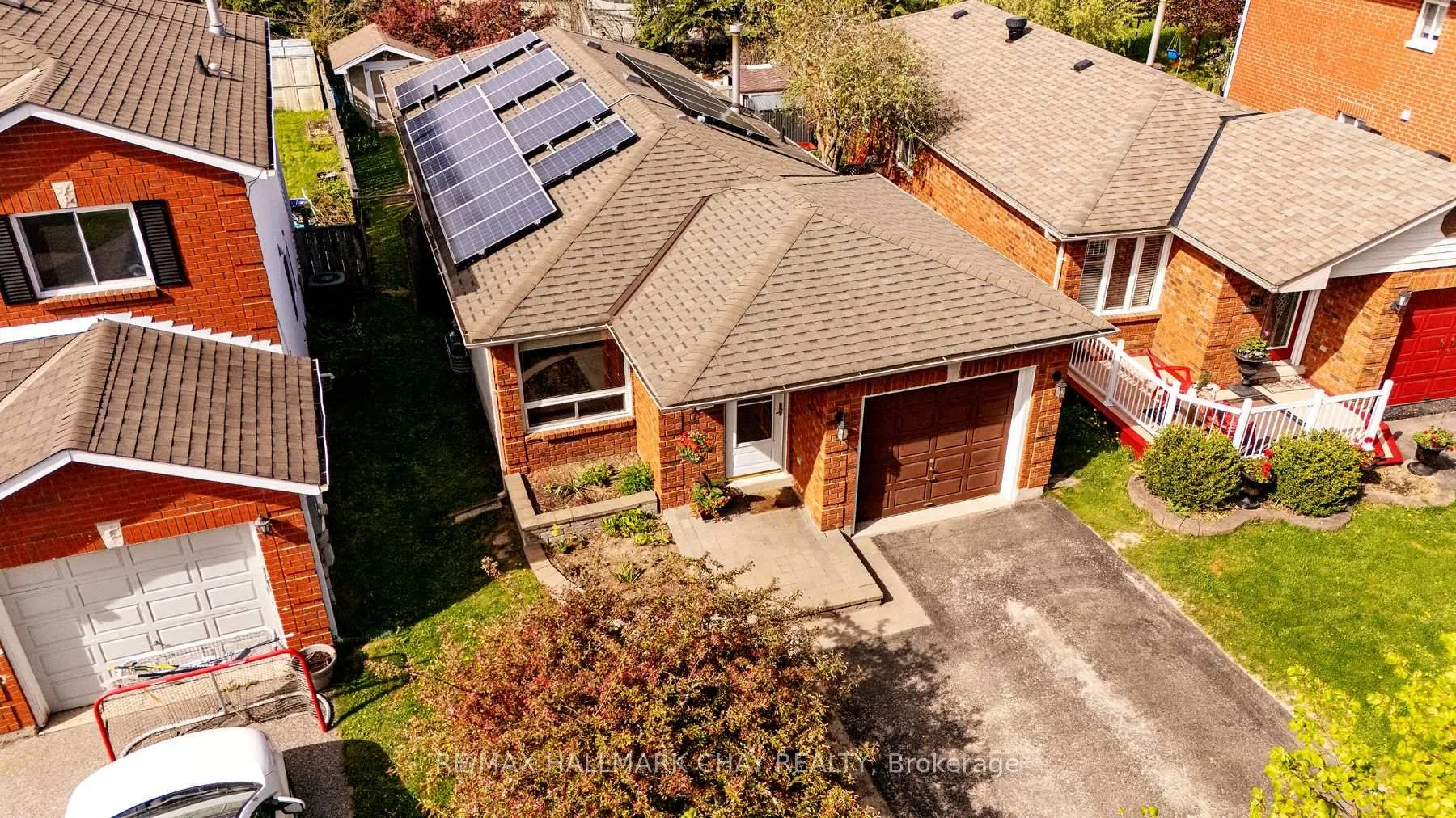 Photo 34 of 90 Laidlaw Drive, Barrie, West Bayfield — HOMEH
