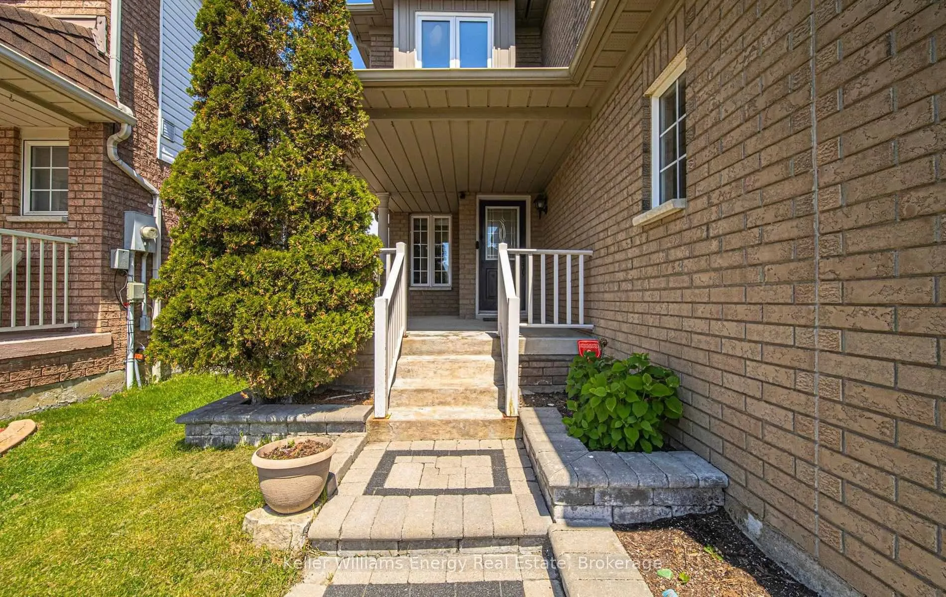 Photo 4 of 138 Point Hope Place, Whitby, Port Whitby — HOMEH