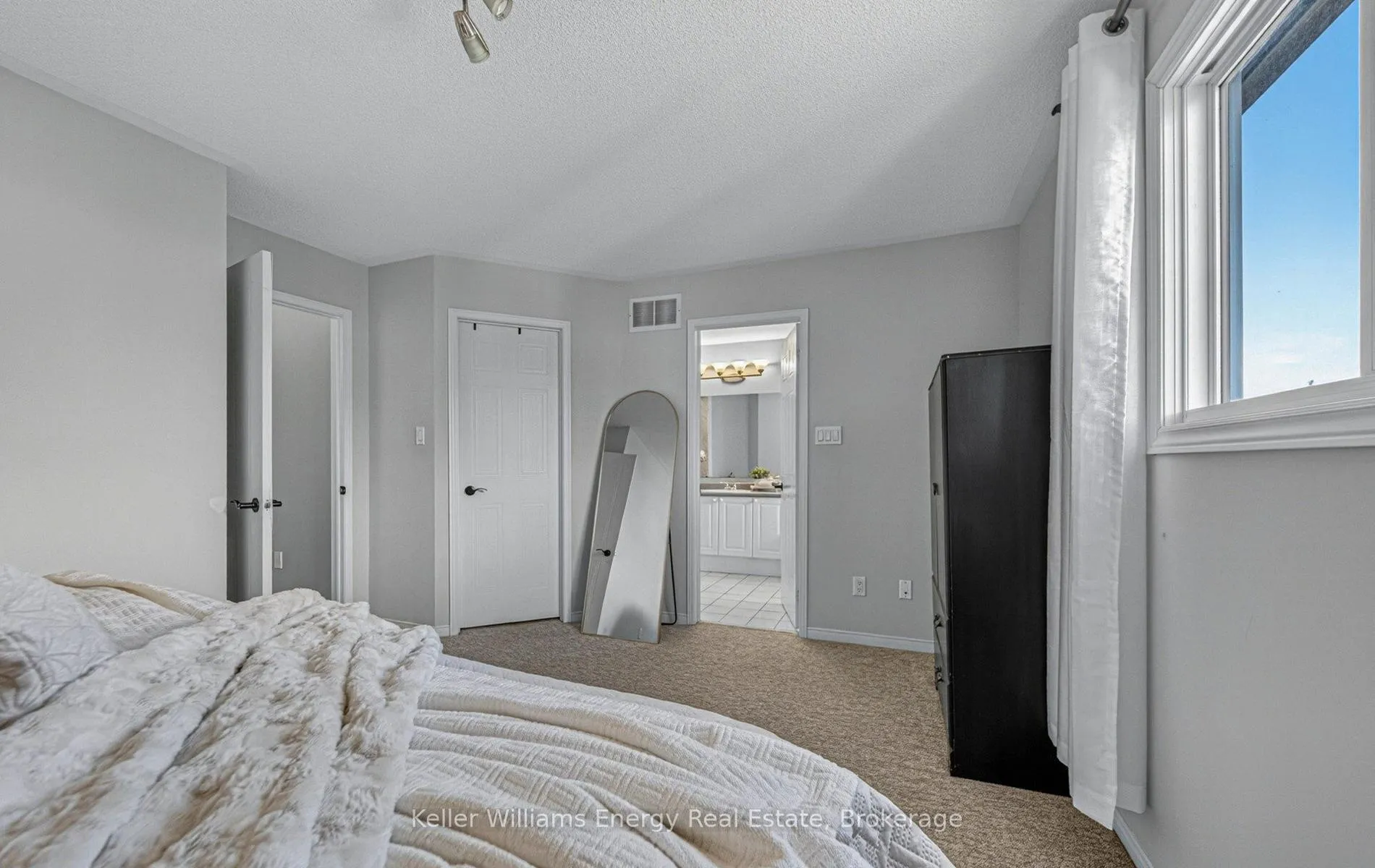 Photo 33 of 138 Point Hope Place, Whitby, Port Whitby — HOMEH