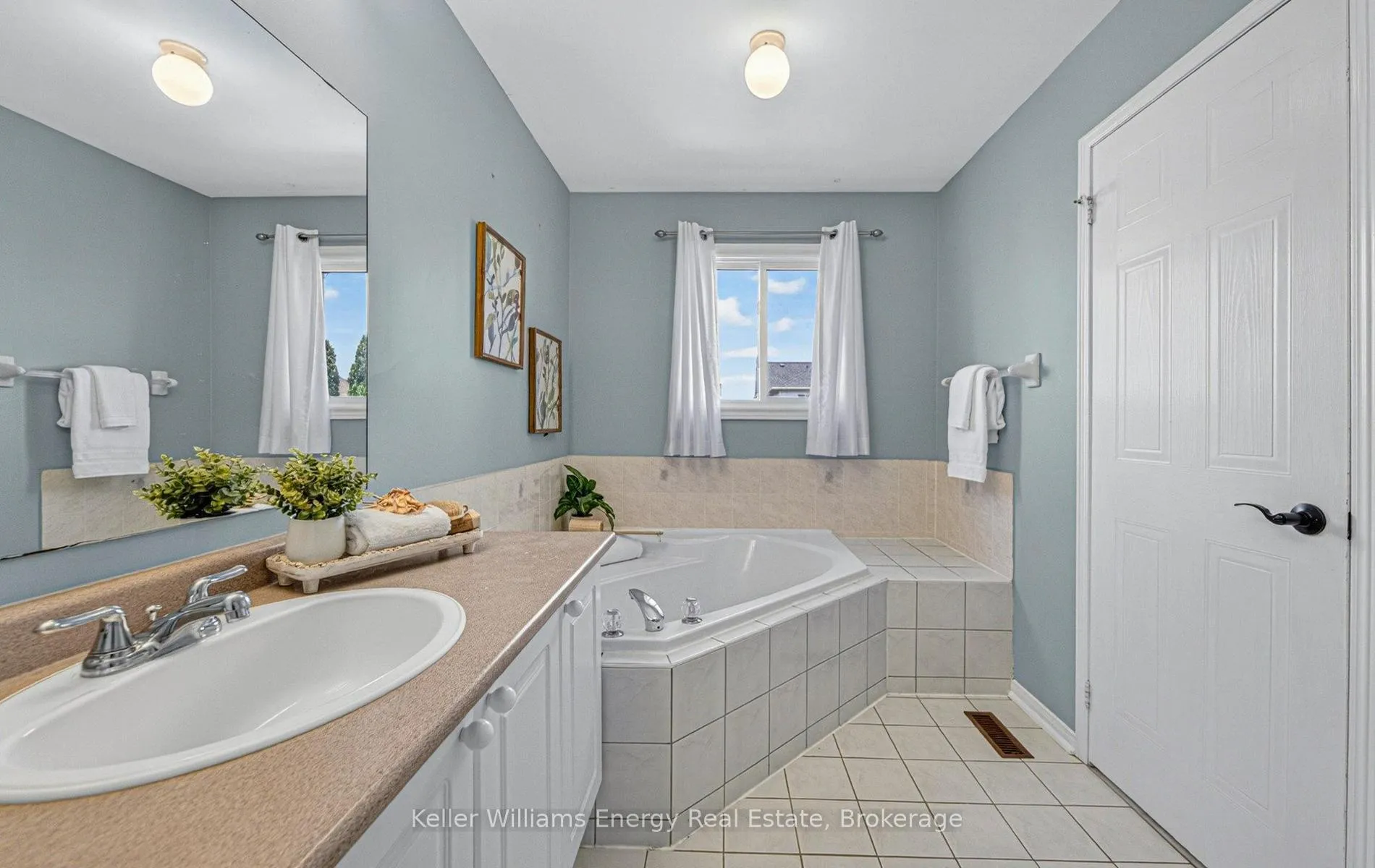 Photo 35 of 138 Point Hope Place, Whitby, Port Whitby — HOMEH