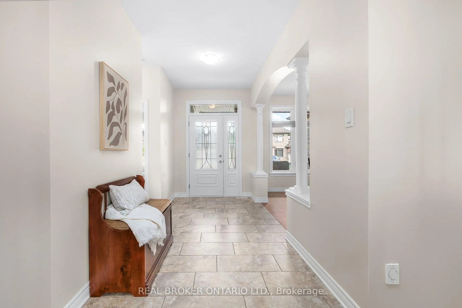 Photo 3 of 18 Bryce Court, Carleton Place — HOMEH