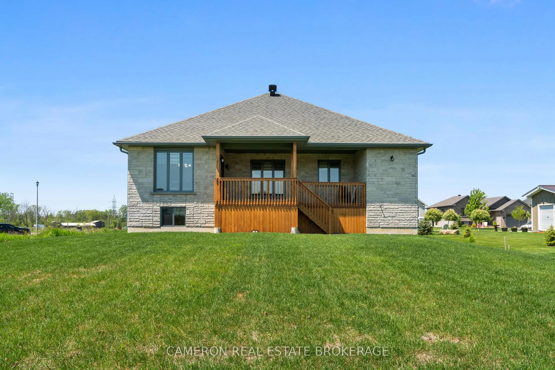 Photo 33 of 1640 Oxbridge Drive, Cornwall — HOMEH