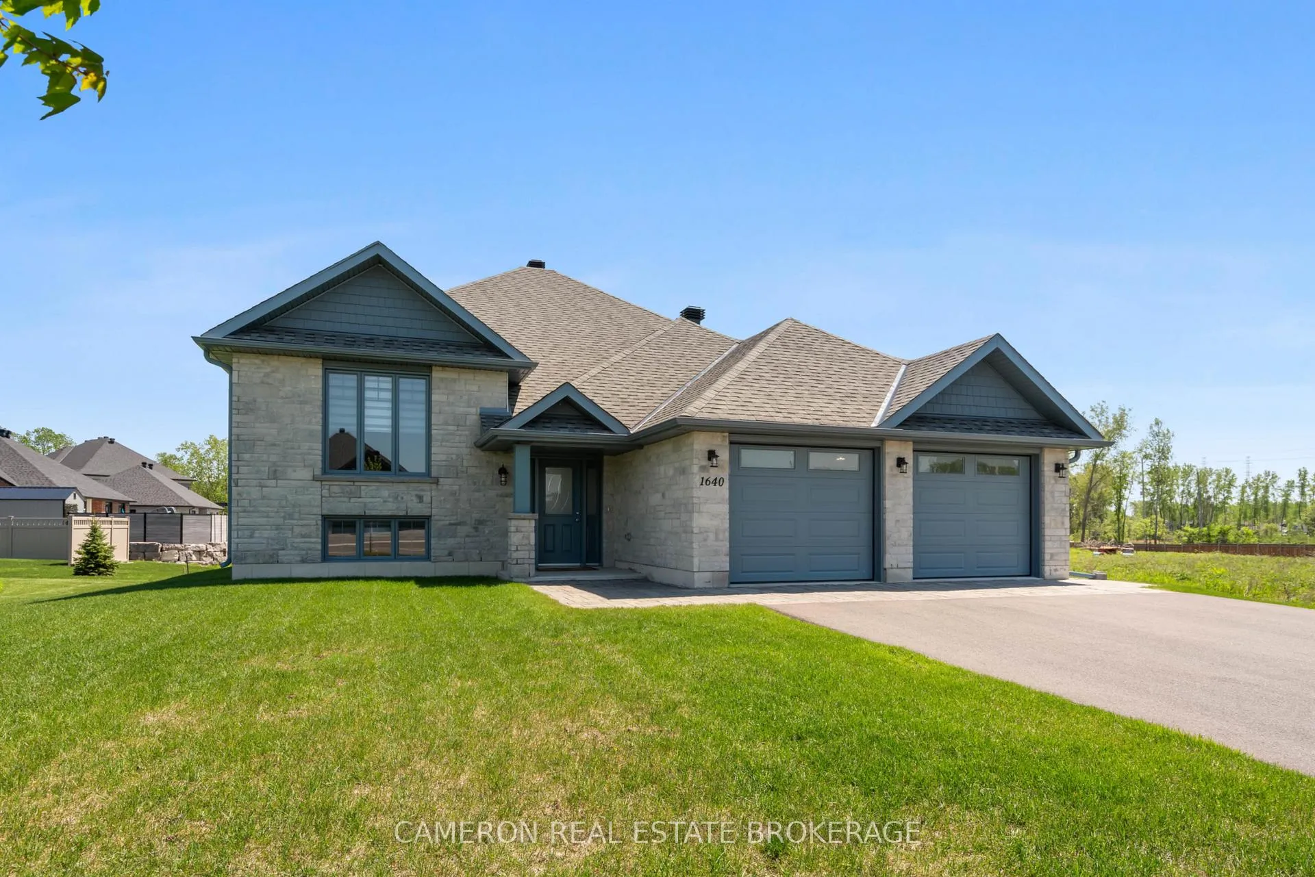 Photo 37 of 1640 Oxbridge Drive, Cornwall — HOMEH