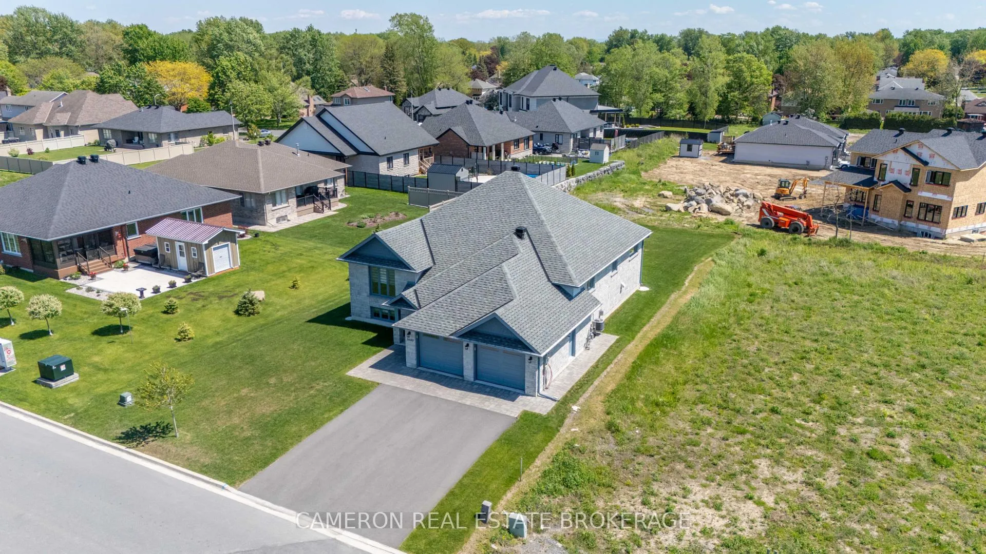 Photo 40 of 1640 Oxbridge Drive, Cornwall — HOMEH
