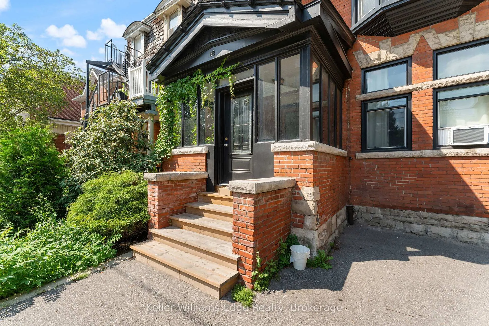 Photo 4 of Unit 2, 128 Herkimer Street, Hamilton, Durand — HOMEH