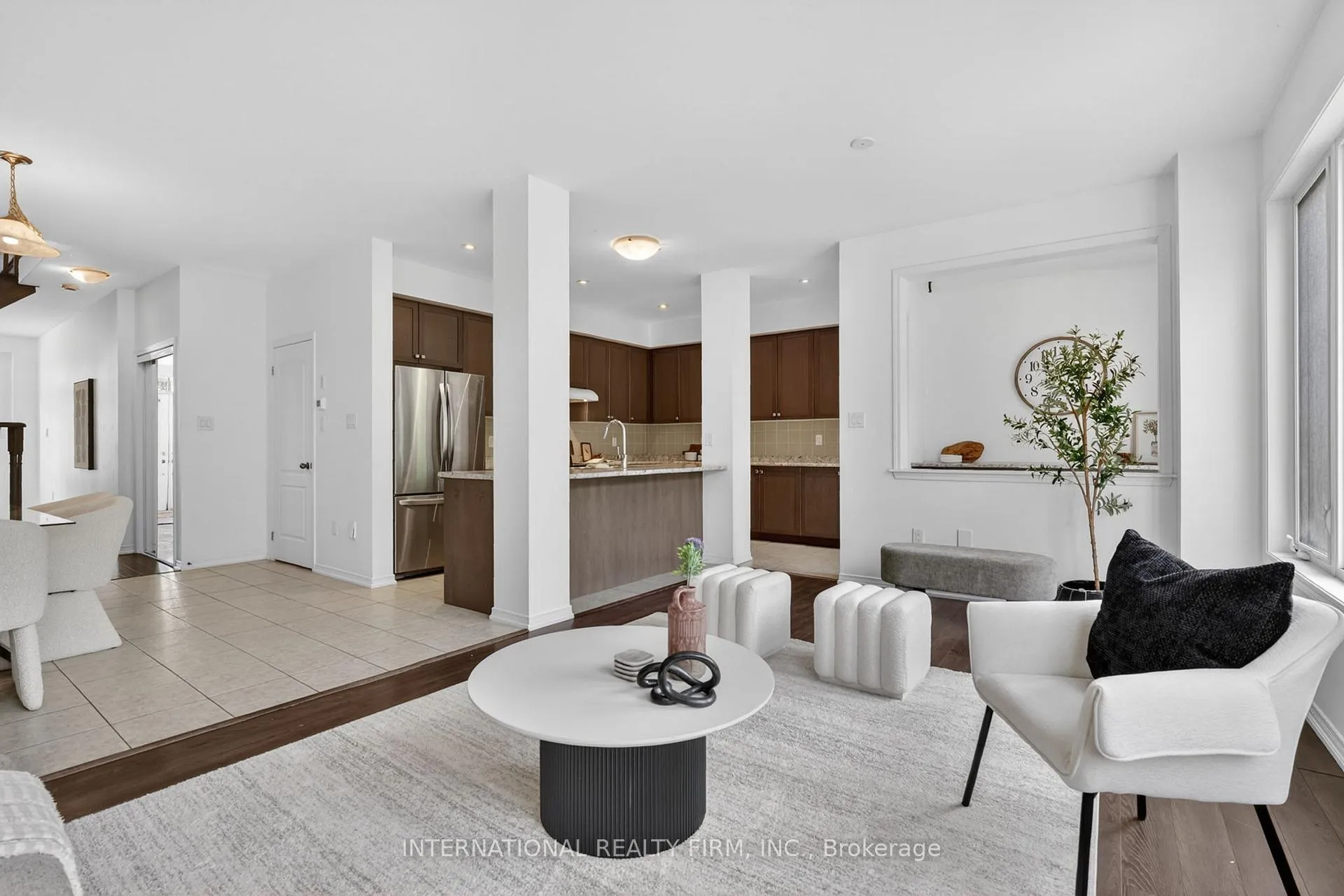 Photo 16 of 7785 Hackberry Trail, Niagara Falls, Brown — HOMEH