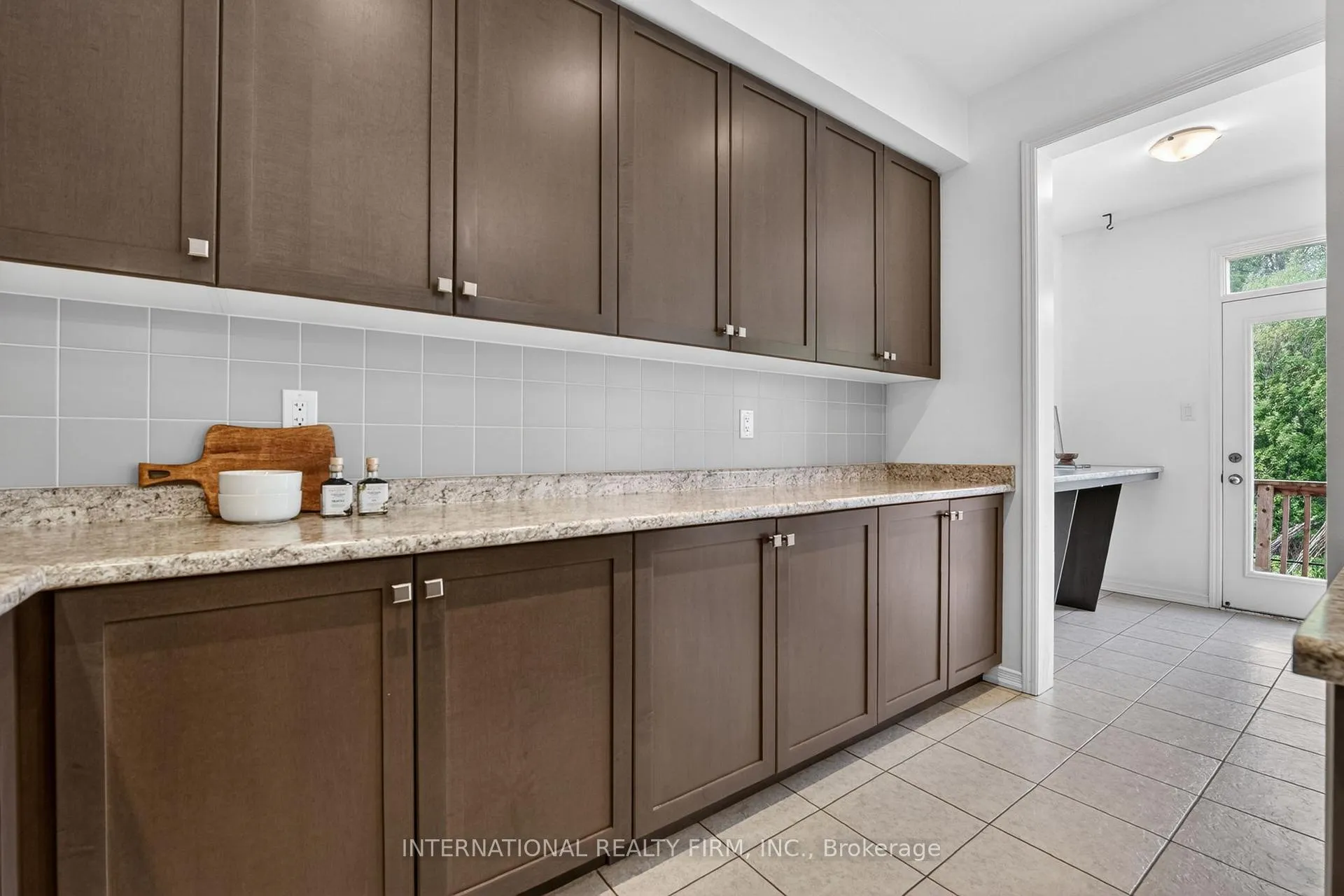 Photo 21 of 7785 Hackberry Trail, Niagara Falls, Brown — HOMEH