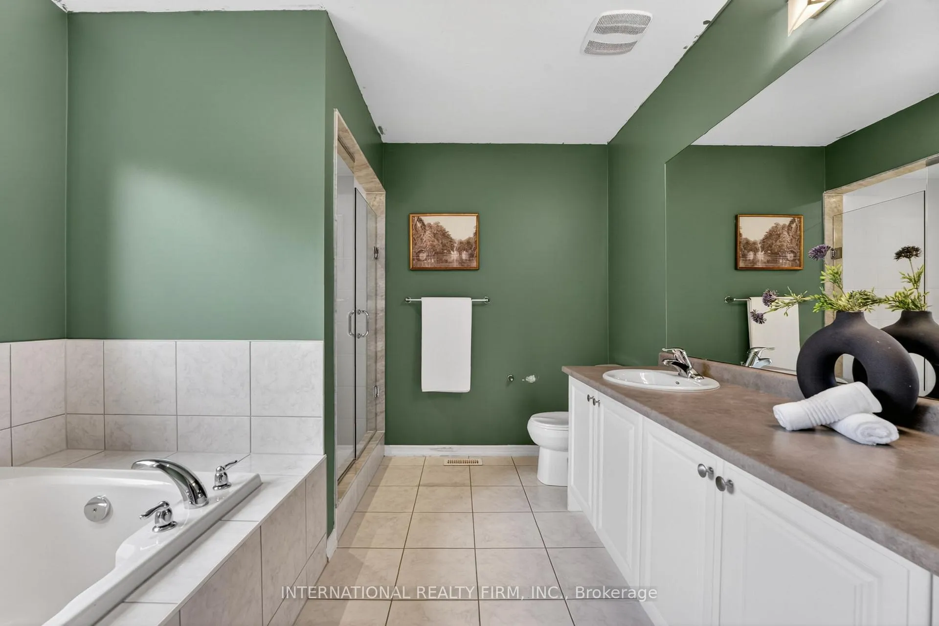 Photo 39 of 7785 Hackberry Trail, Niagara Falls, Brown — HOMEH