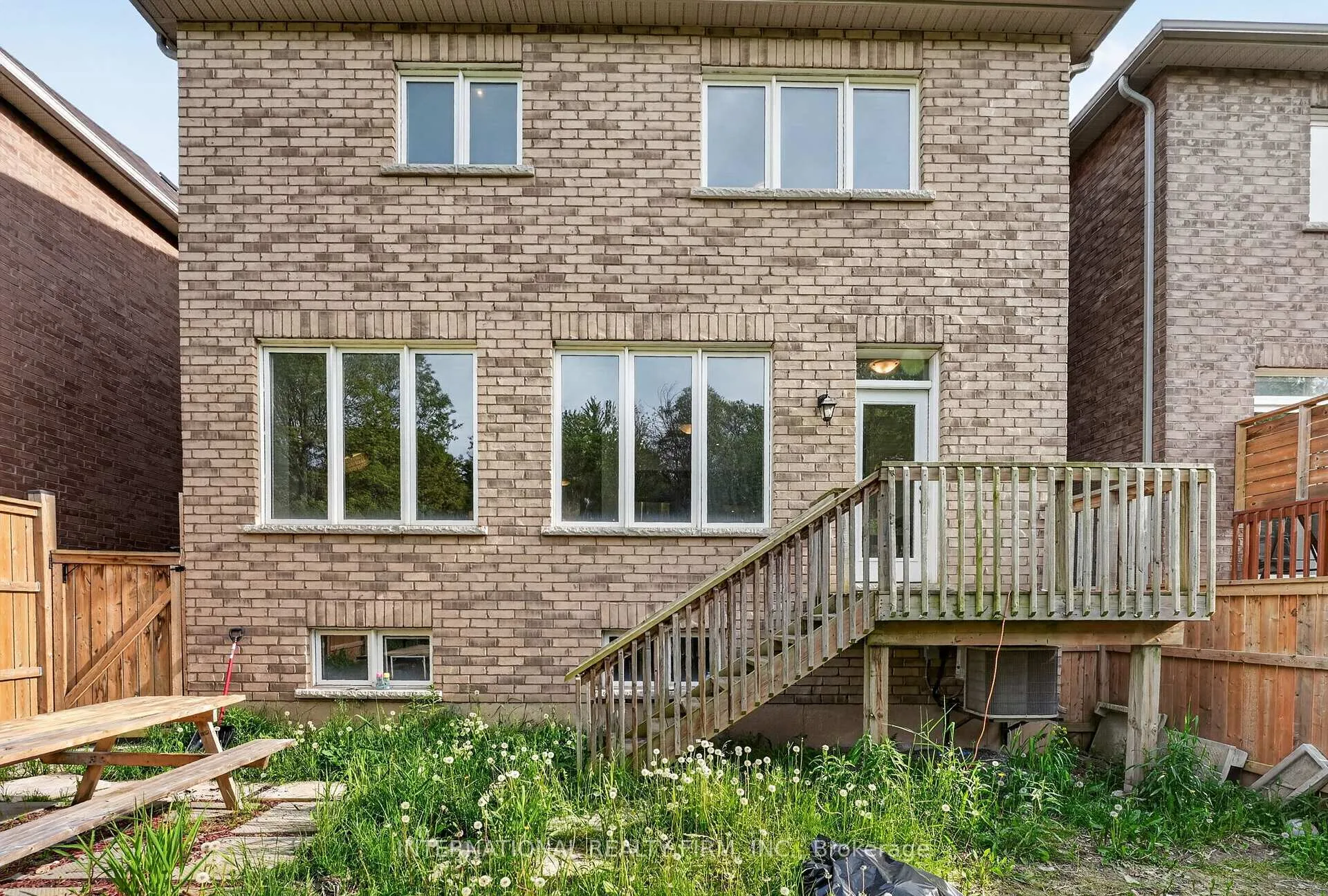 Photo 42 of 7785 Hackberry Trail, Niagara Falls, Brown — HOMEH
