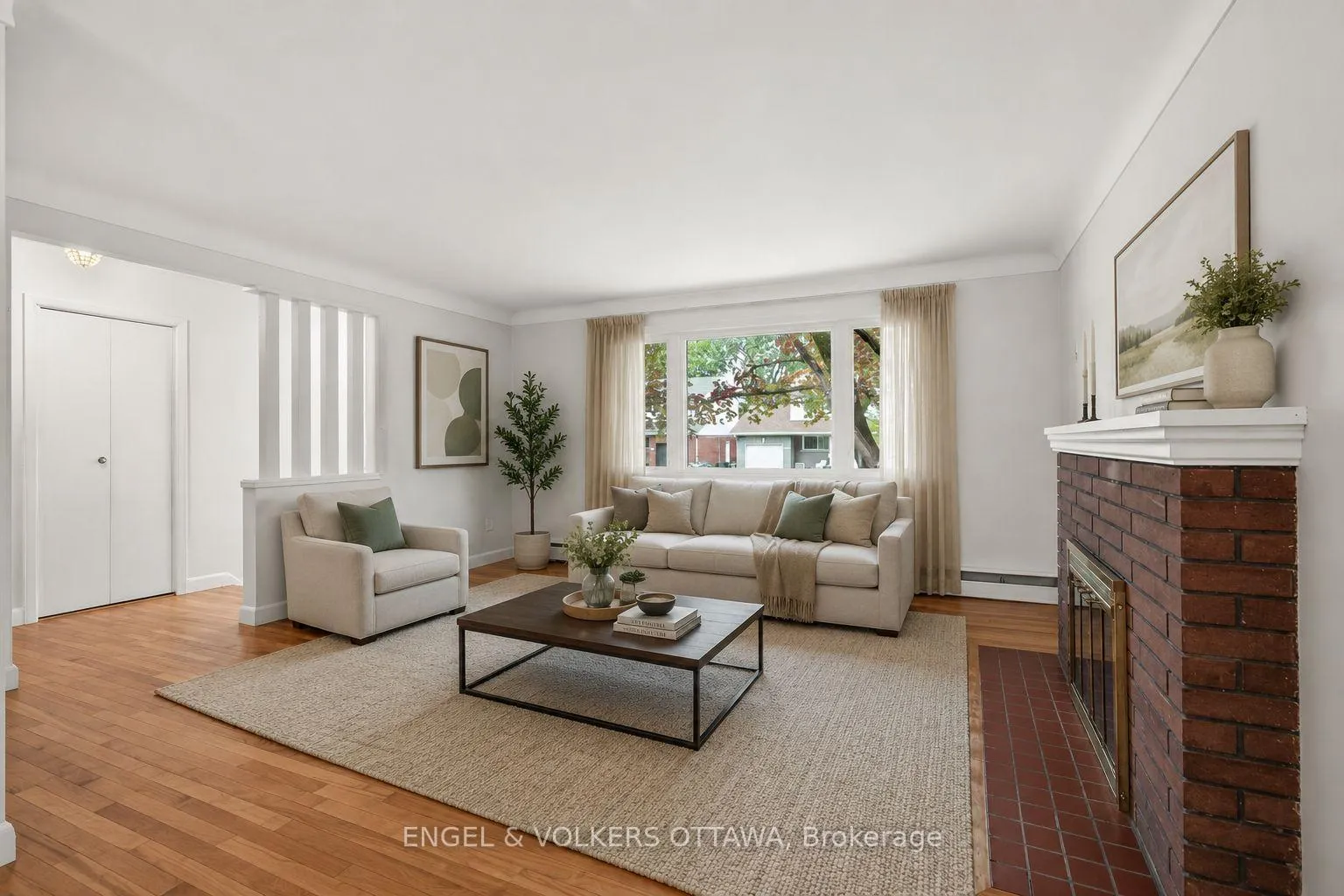 Photo 3 of 1166 Castle Hill Crescent, Ottawa, Copeland Park — HOMEH