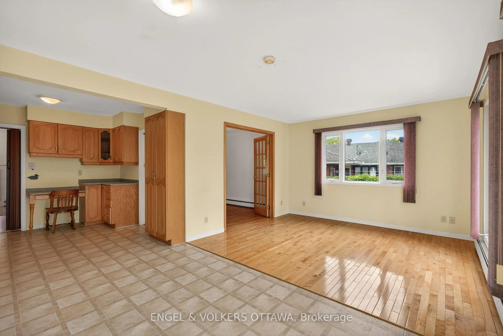 Photo 9 of 1166 Castle Hill Crescent, Ottawa, Copeland Park — HOMEH