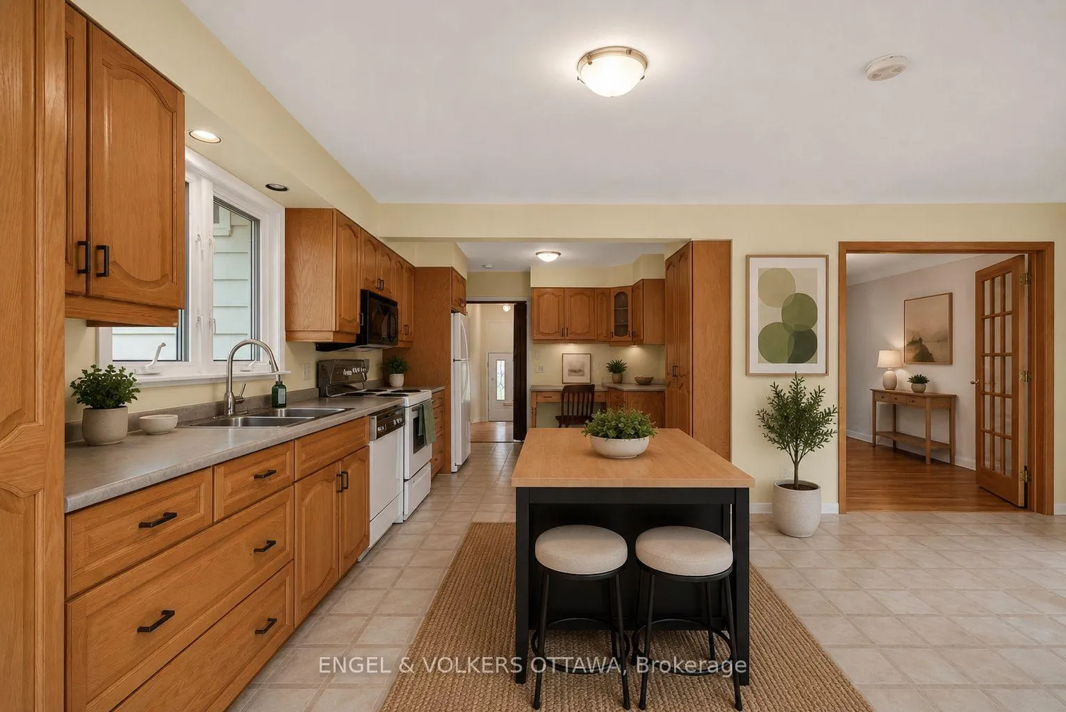Photo 11 of 1166 Castle Hill Crescent, Ottawa, Copeland Park — HOMEH